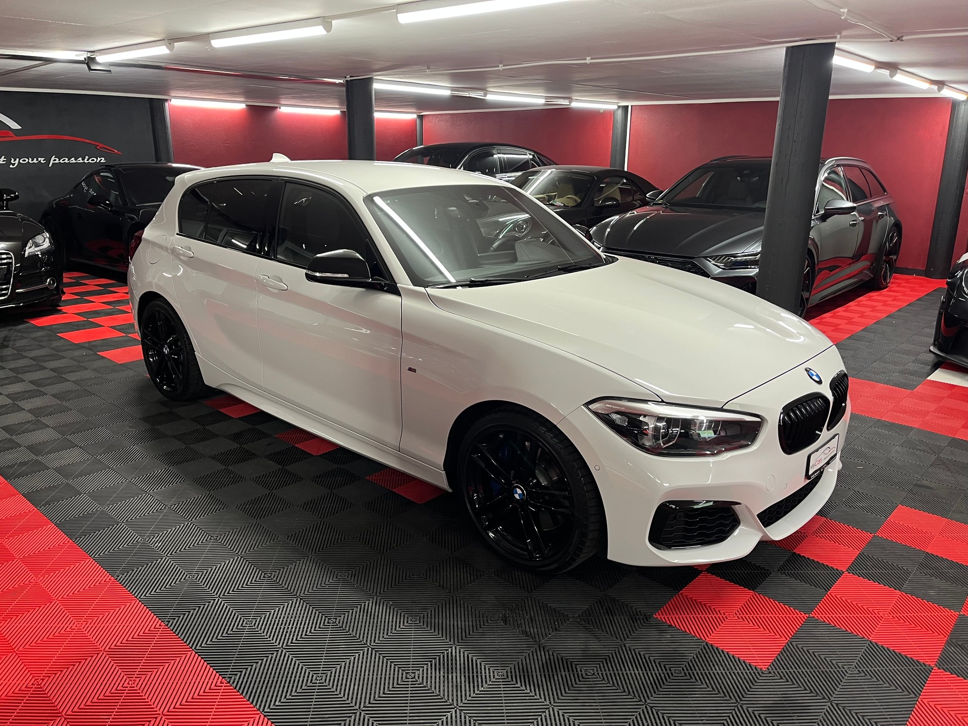 BMW M140i xDrive Steptronic-image-3