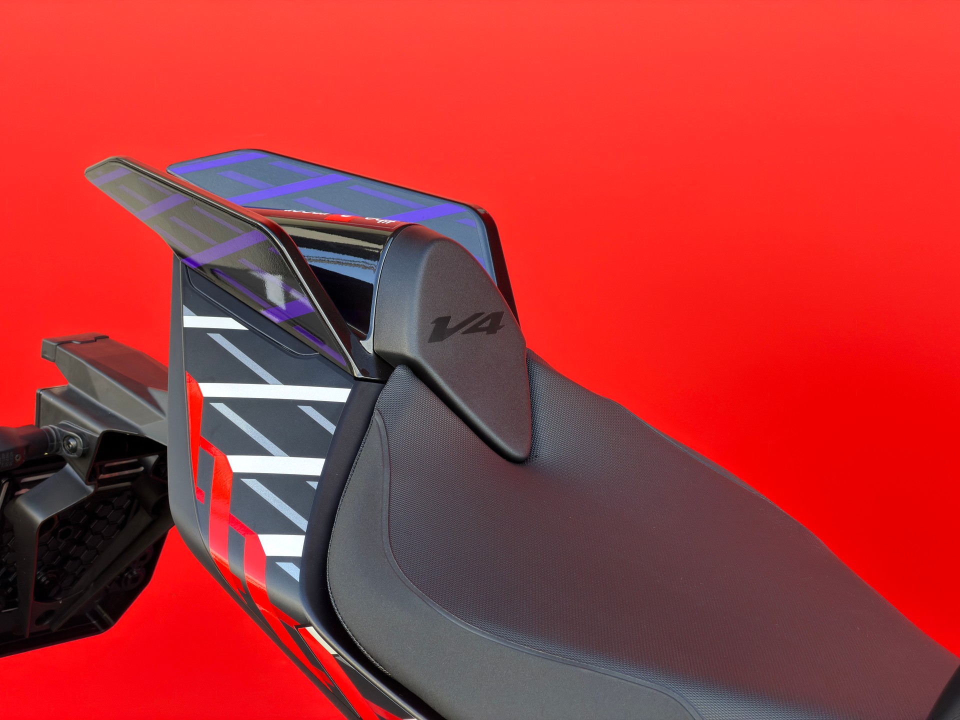 APRILIA Tuono V4 1100 E5+ Factory-image-3