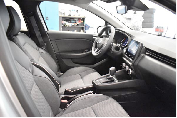 RENAULT Clio 1.3 Intens EDC-image-4