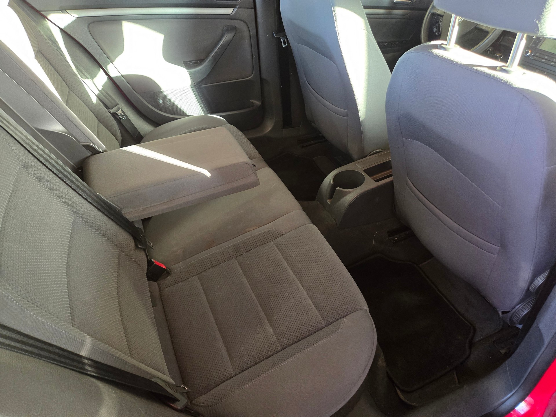 VW Golf 2.0 FSI Comfortline 4Motion-image-12