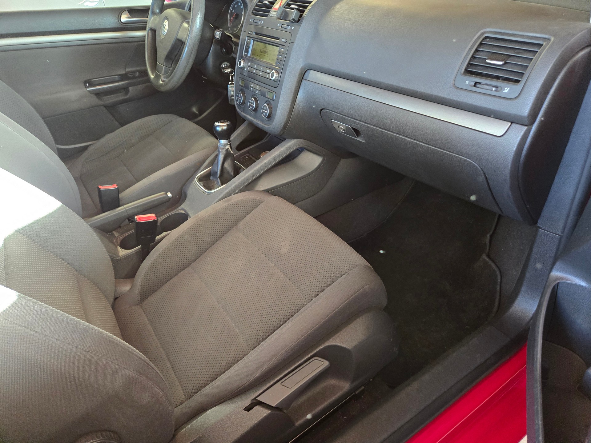 VW Golf 2.0 FSI Comfortline 4Motion-image-2