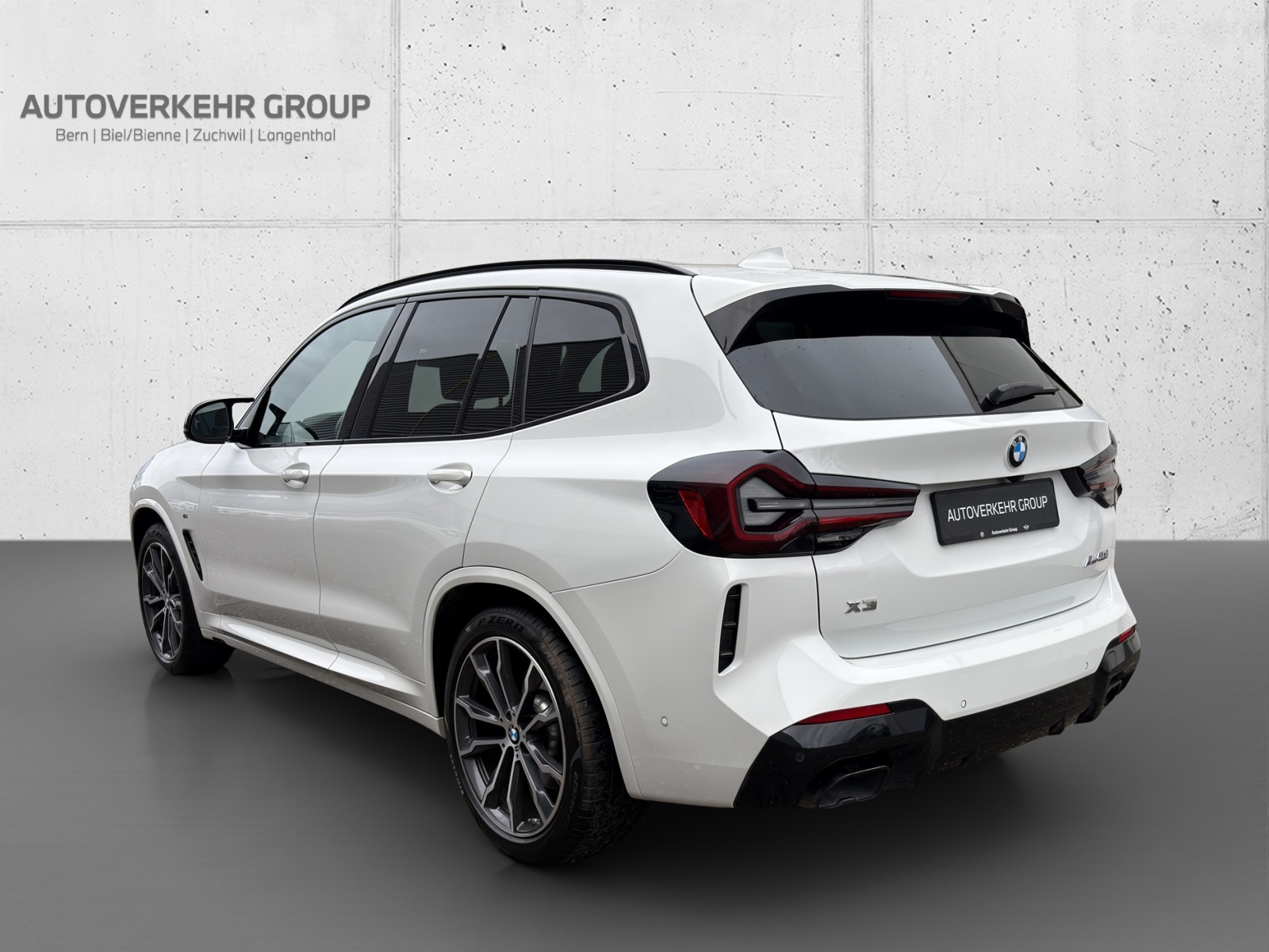 BMW X3 M40i-showroom-element-2