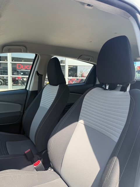 TOYOTA Yaris 1.5 VVT-i Hybrid Comfort e-CVT-image-13