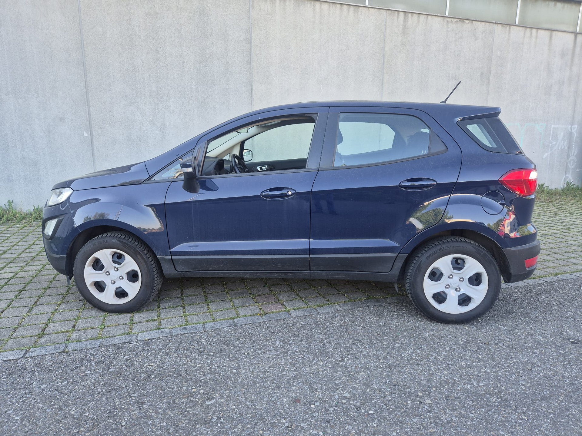 FORD ECO SPORT-image-4