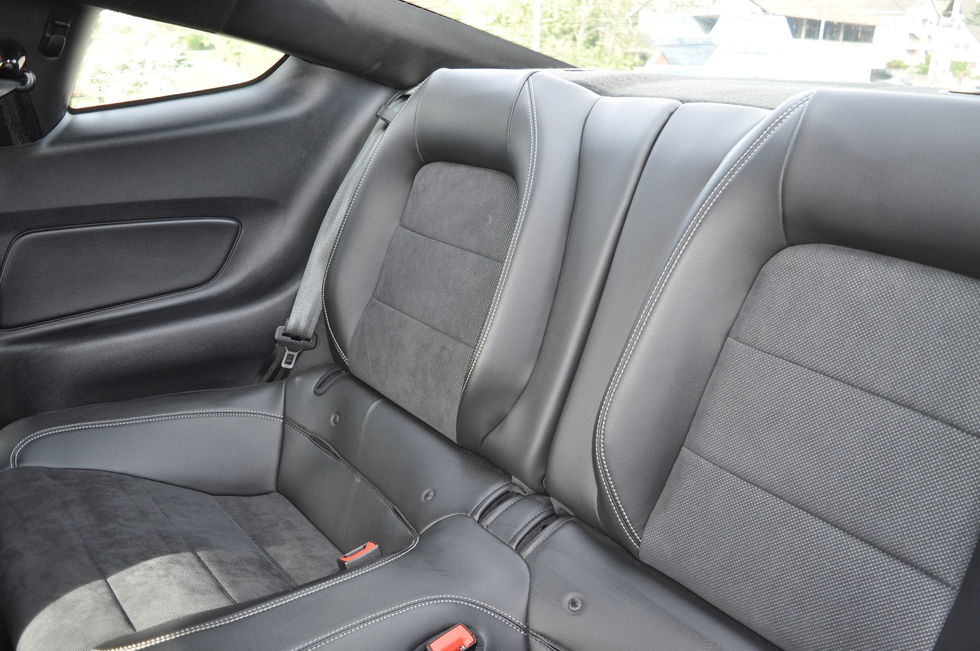 FORD Mustang Fastback 5.0 V8 GT Automat-image-10