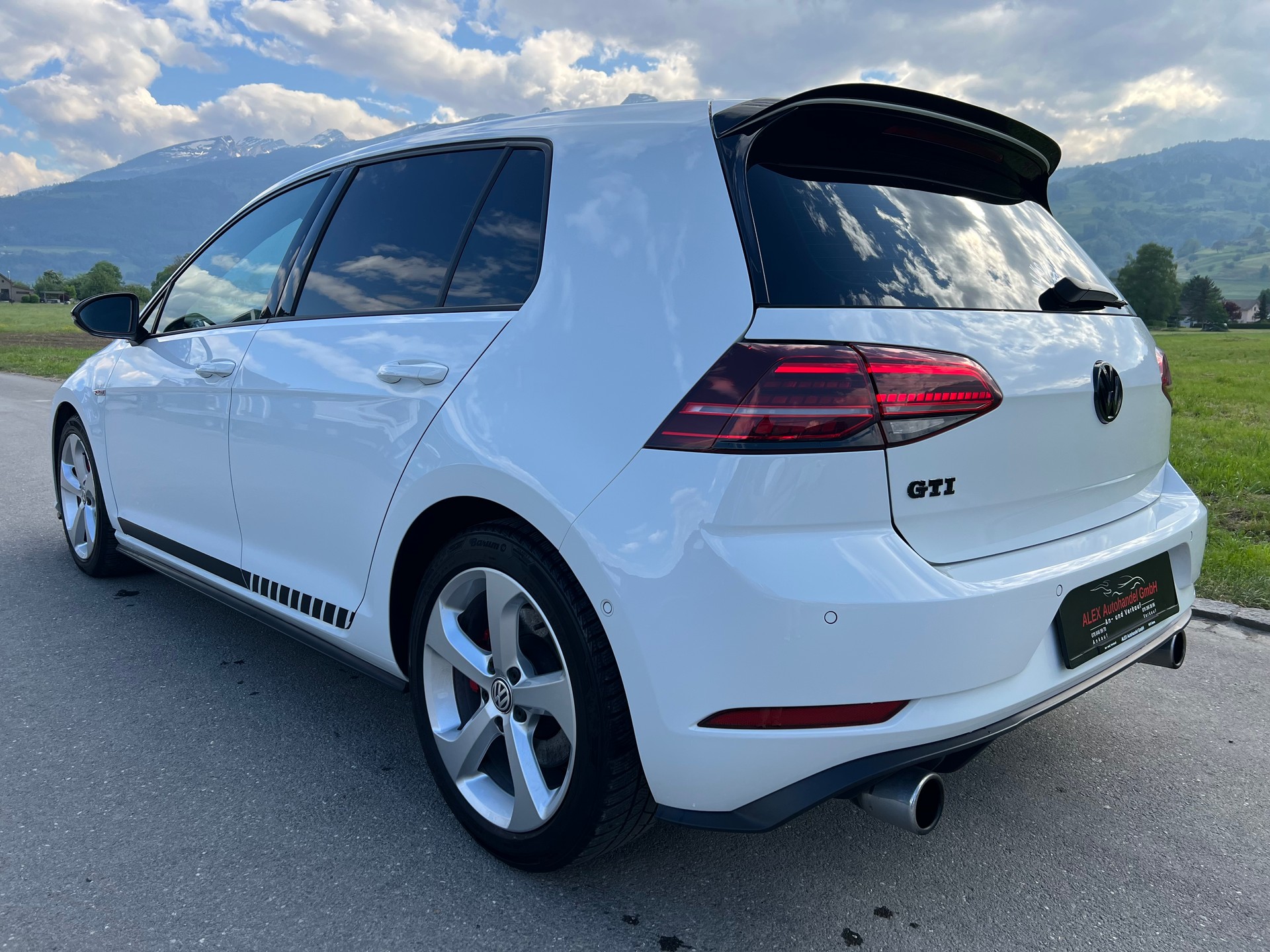 VW Golf 2.0 TSI GTI (CHF 209.85/Monat)-image-3
