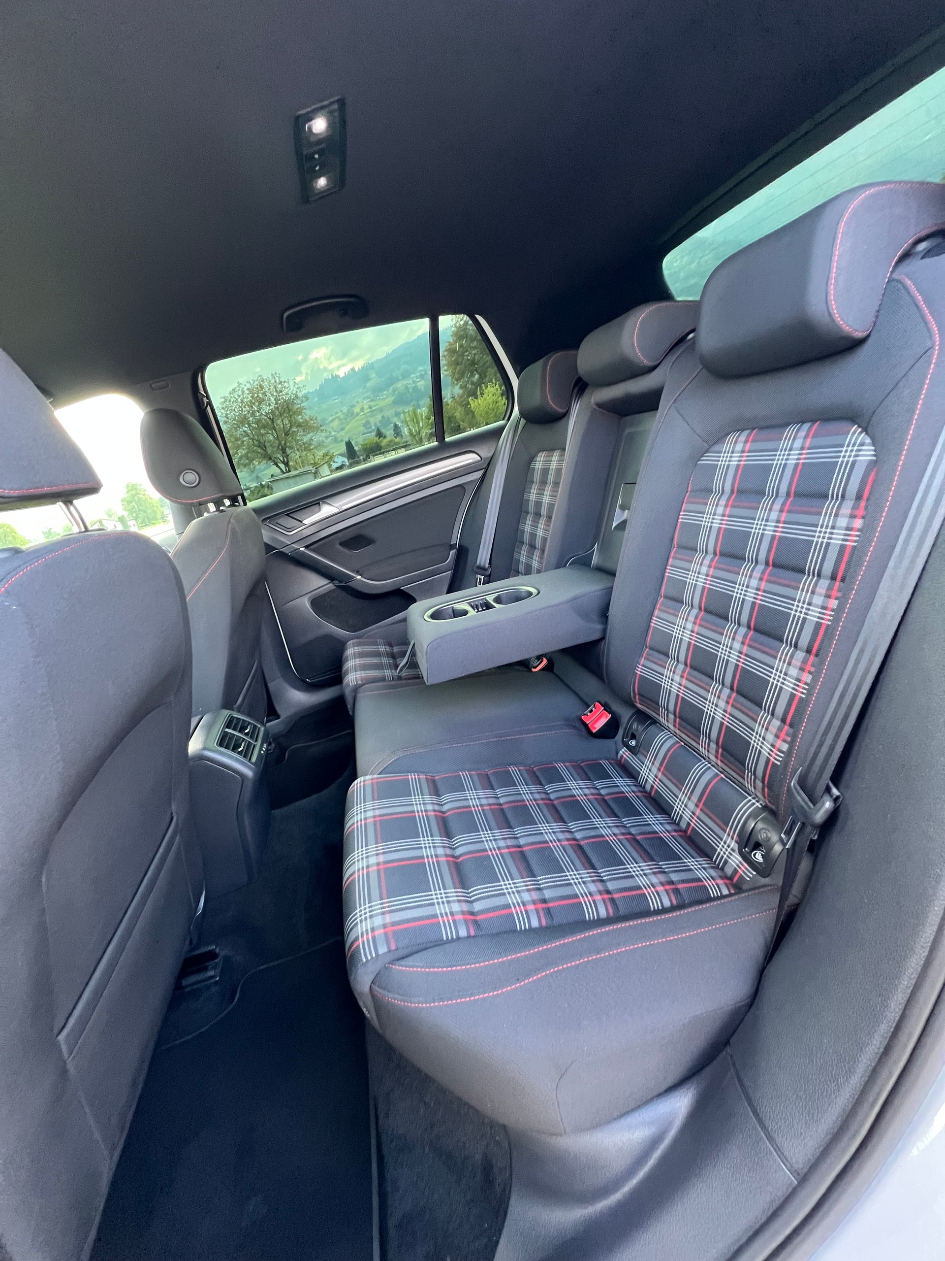 VW Golf 2.0 TSI GTI (CHF 209.85/Monat)-image-10
