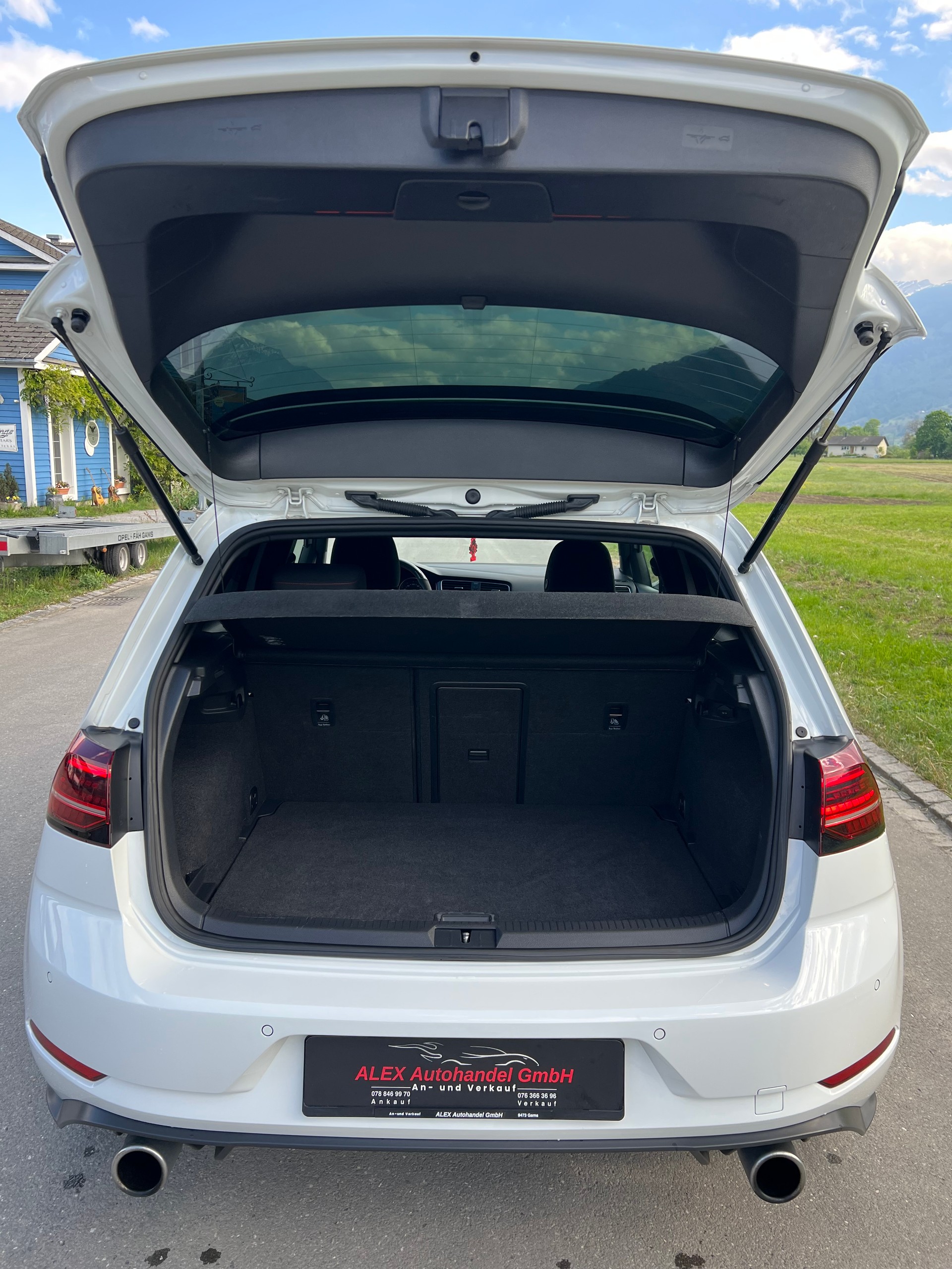 VW Golf 2.0 TSI GTI (CHF 209.85/Monat)-image-5
