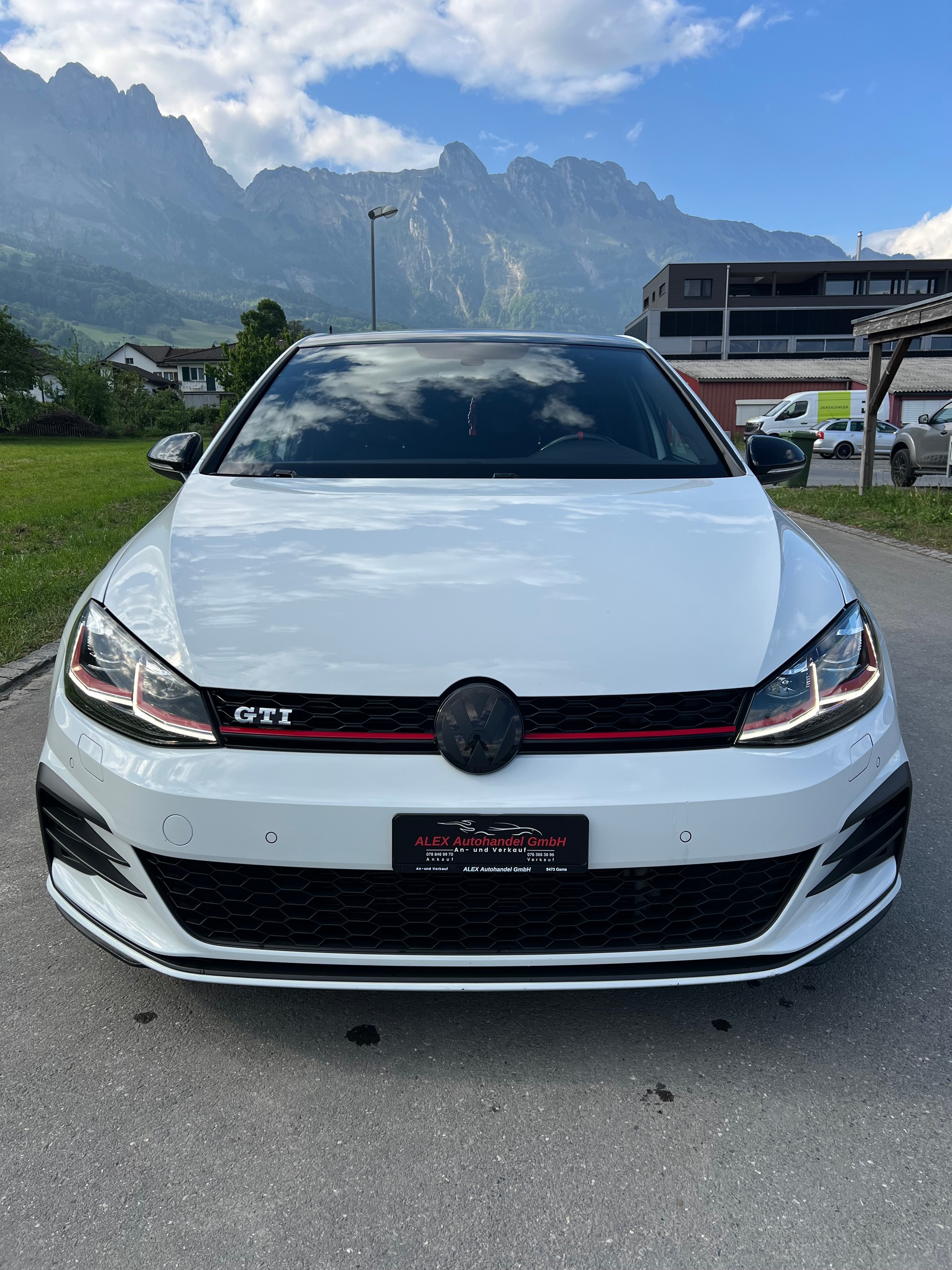 VW Golf 2.0 TSI GTI (CHF 209.85/Monat)-image-1