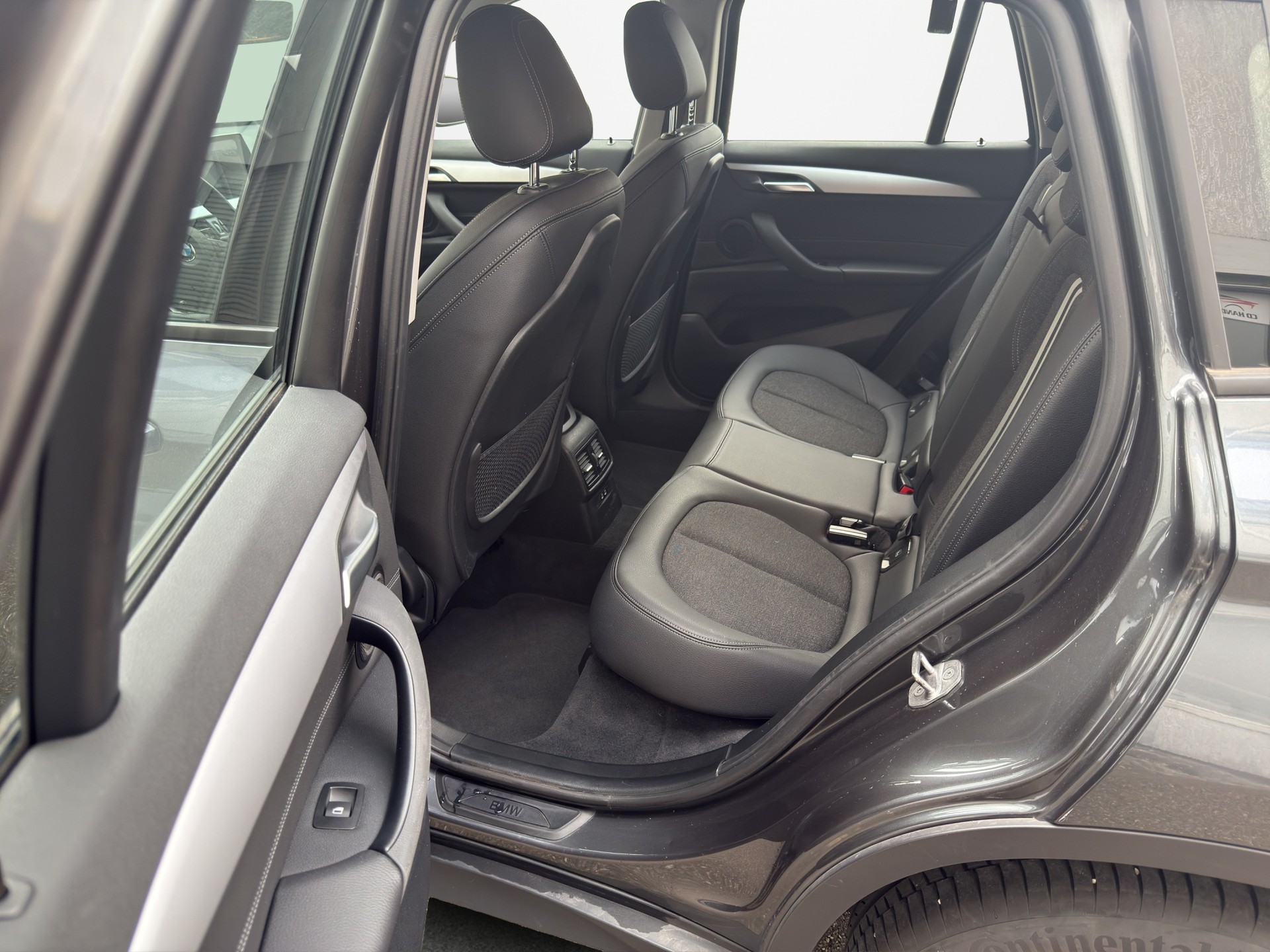 BMW X1 xDrive 18d Steptronic-image-10