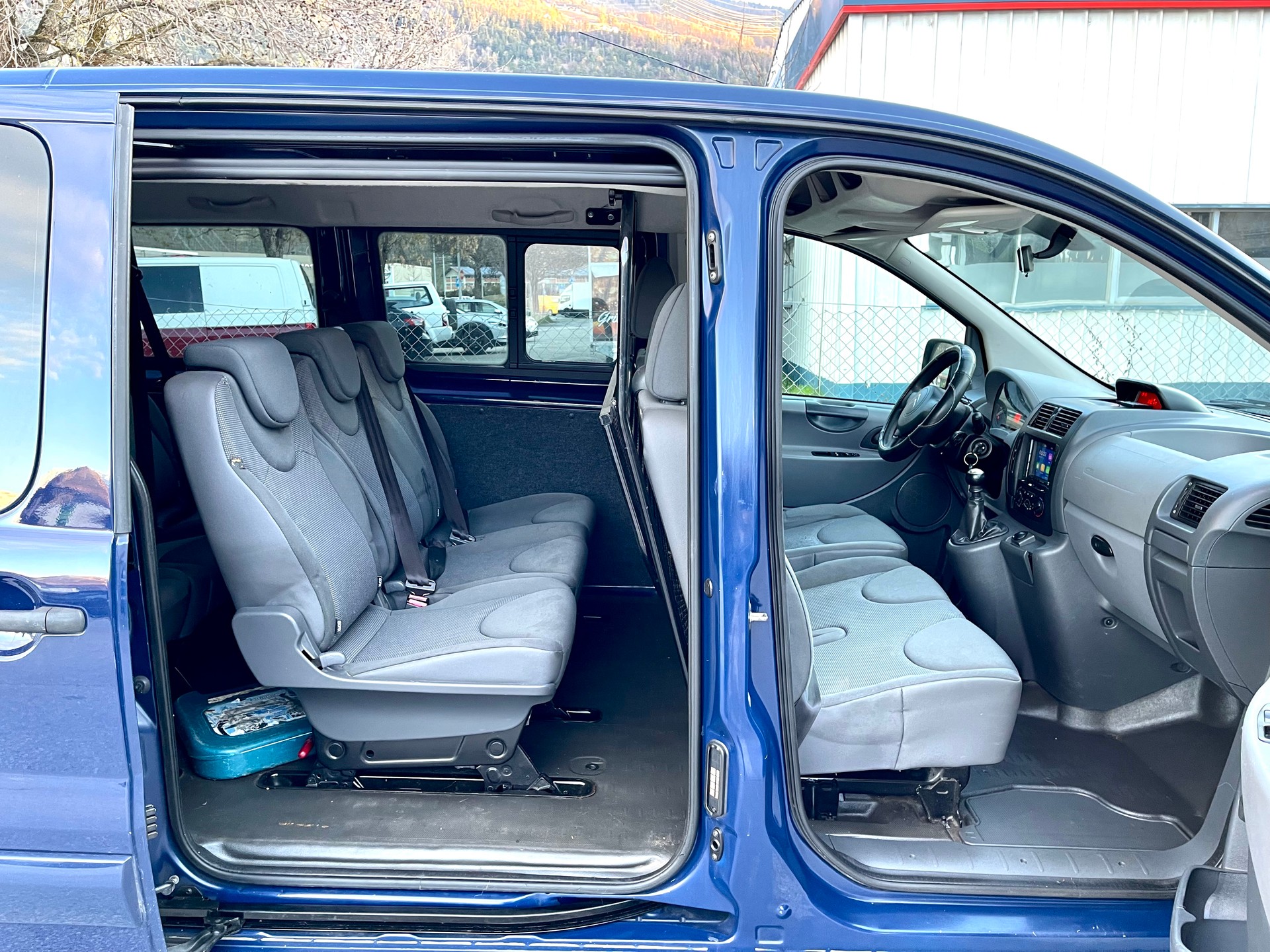 CITROEN Jumpy 2.0 HDi L2H1 Attraction-image-11