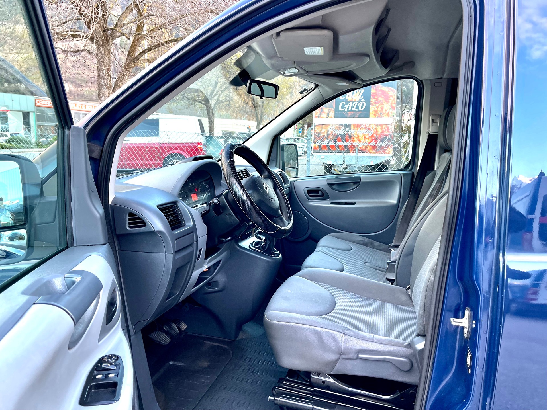 CITROEN Jumpy 2.0 HDi L2H1 Attraction-image-8