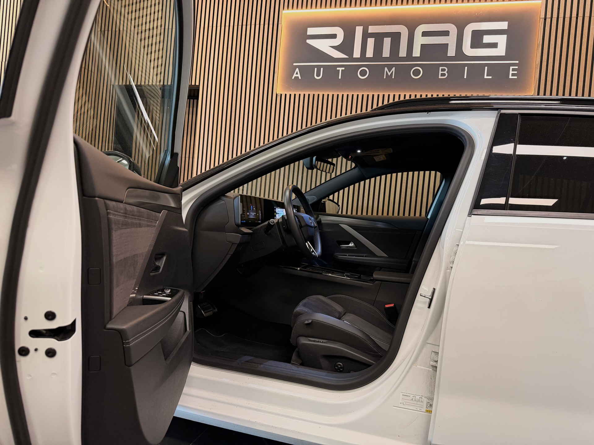 OPEL Astra Sports Tourer 1.6 PHEV Turbo GSe | CH-Fzg. | CarVertical-image-13