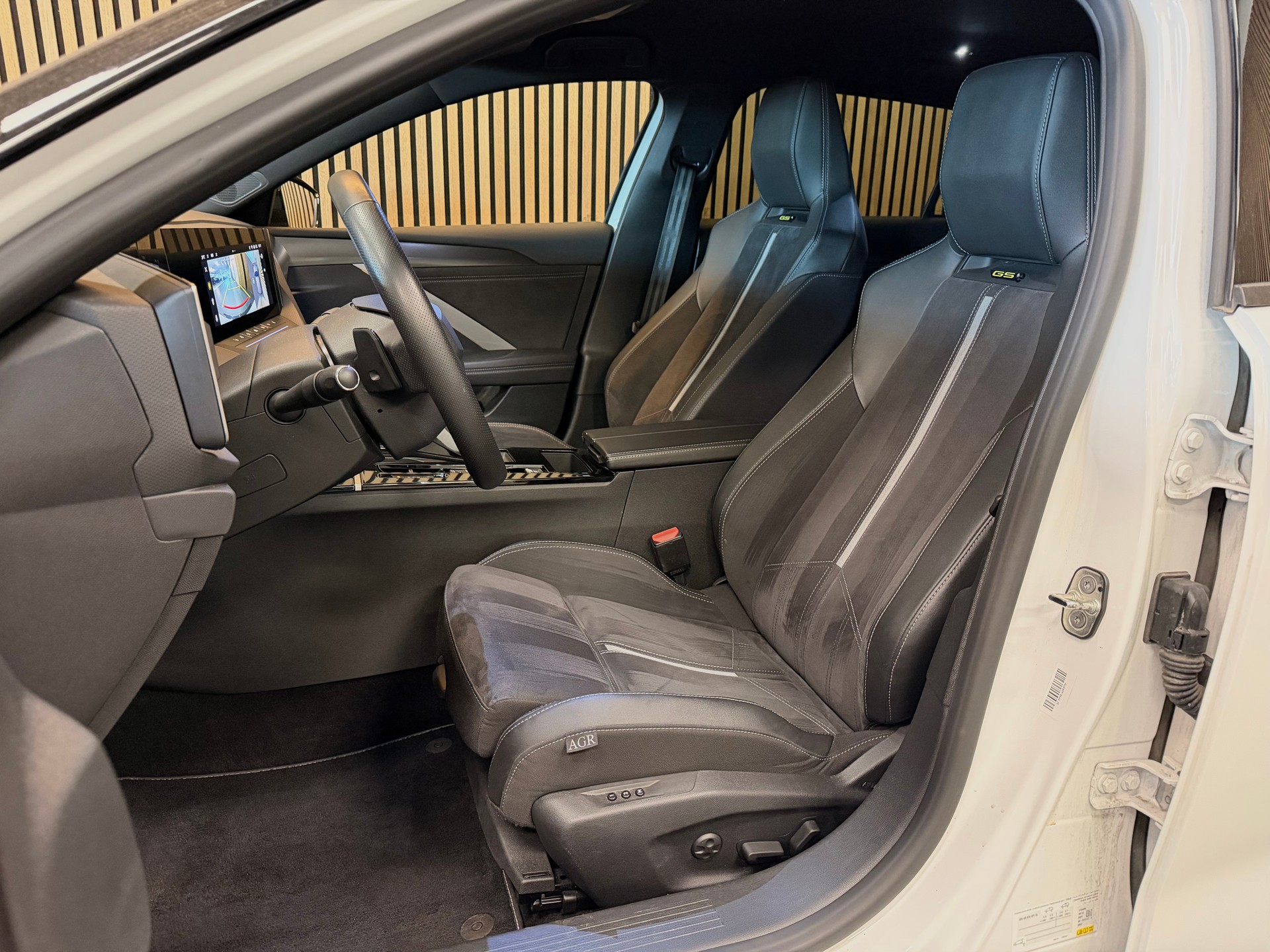 OPEL Astra Sports Tourer 1.6 PHEV Turbo GSe | CH-Fzg. | CarVertical-image-14