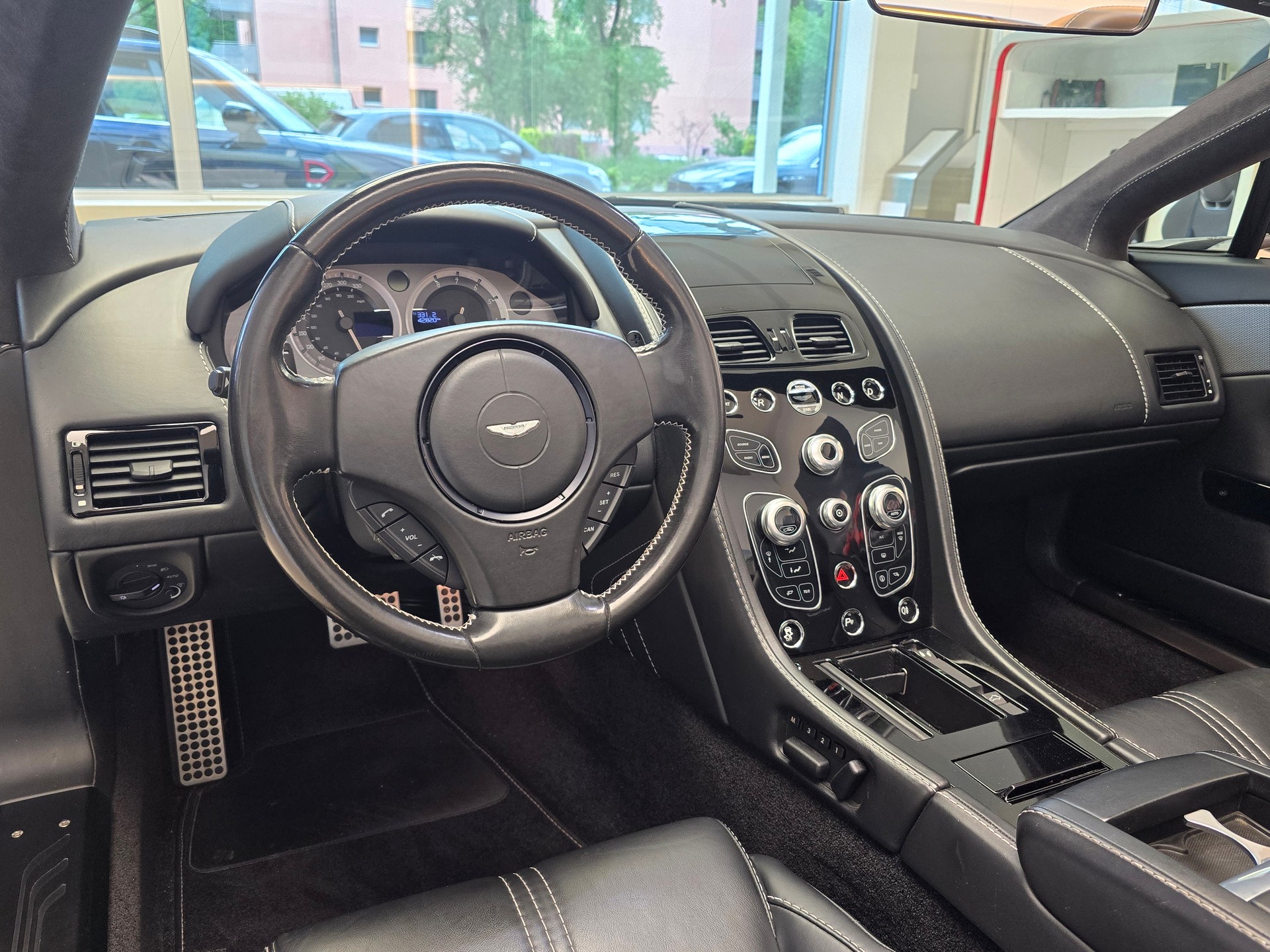 ASTON MARTIN V8 Vantage 4.7 S-image-11