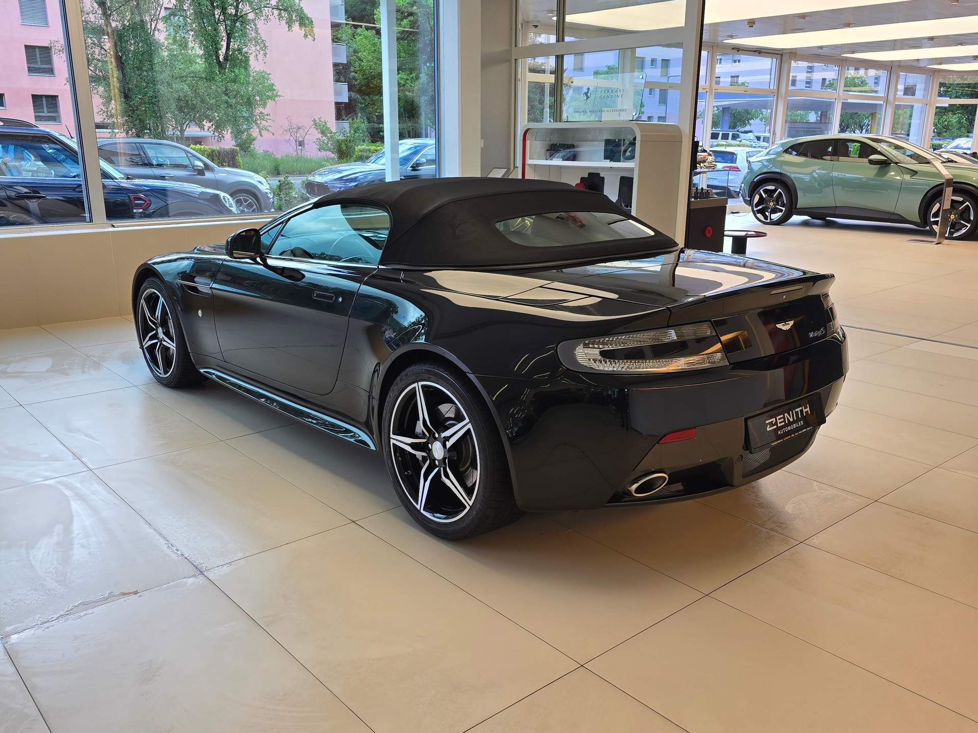 ASTON MARTIN V8 Vantage 4.7 S-image-6