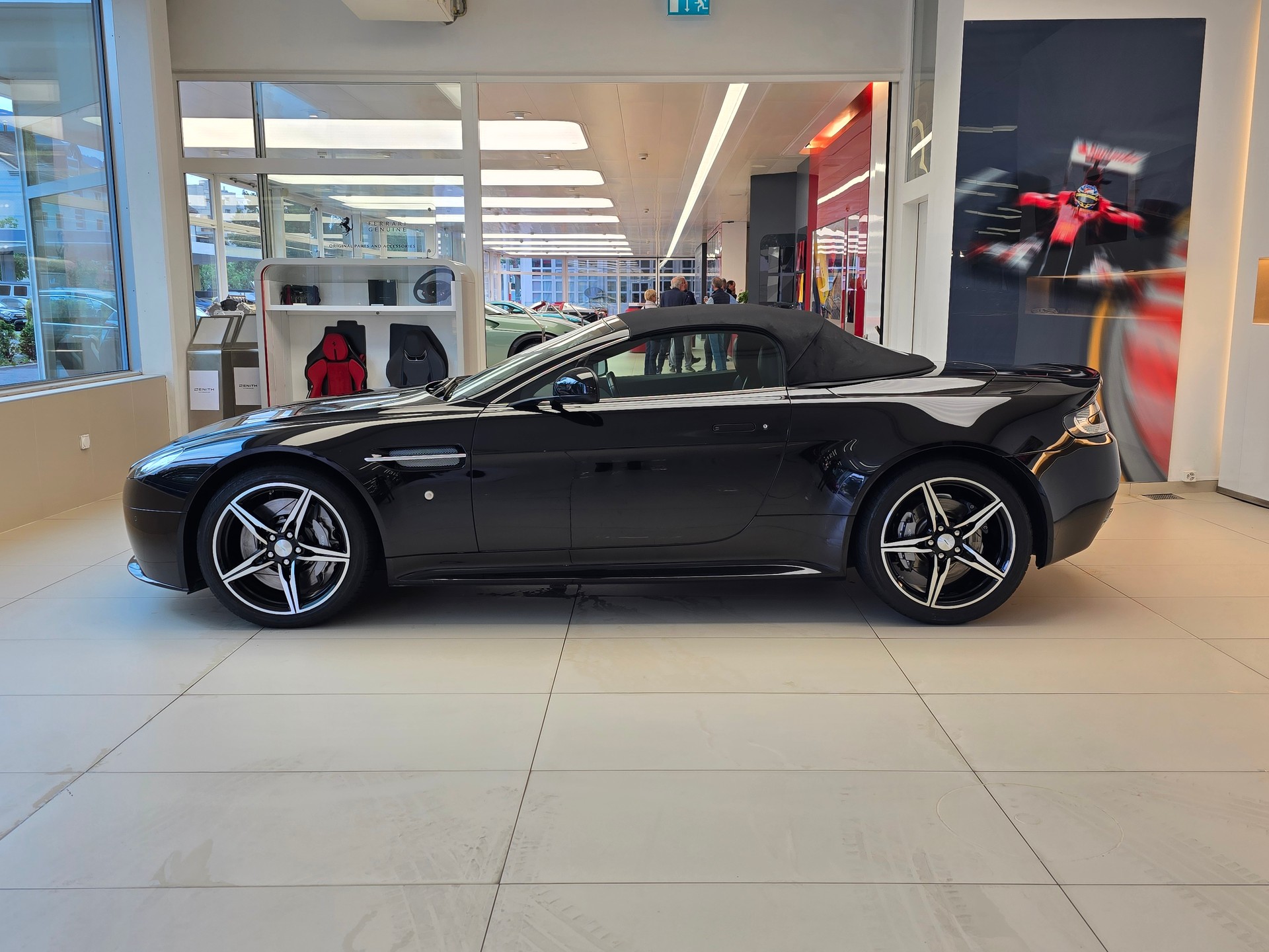 ASTON MARTIN V8 Vantage 4.7 S-image-7