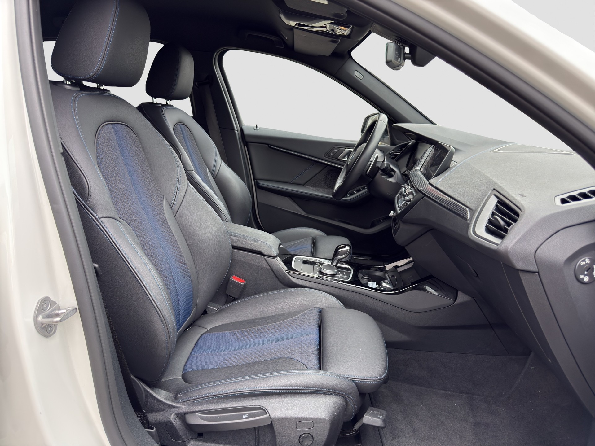 BMW 118d Steptronic M Sport-image-11