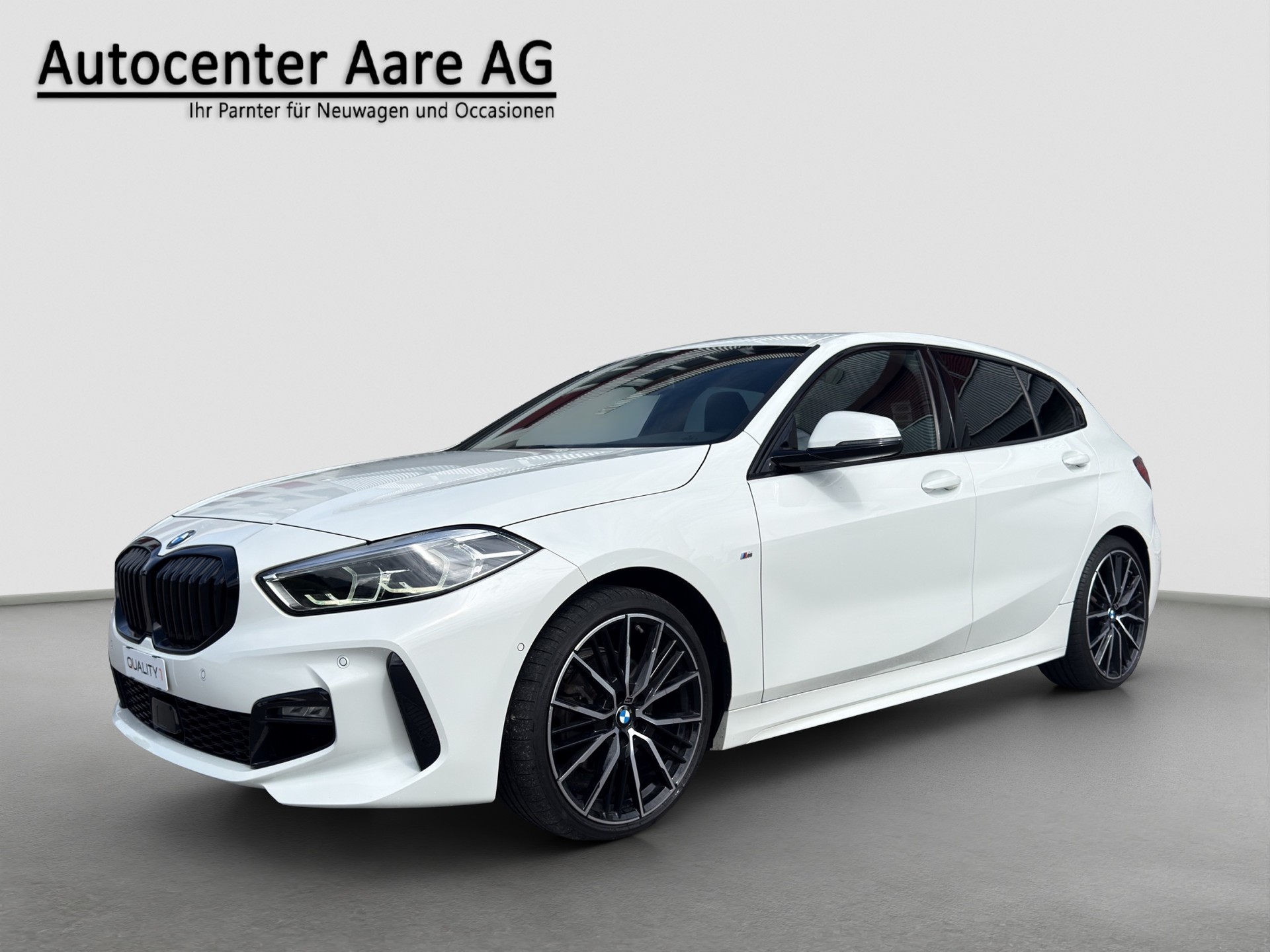 BMW 118d Steptronic M Sport-showroom-element-2