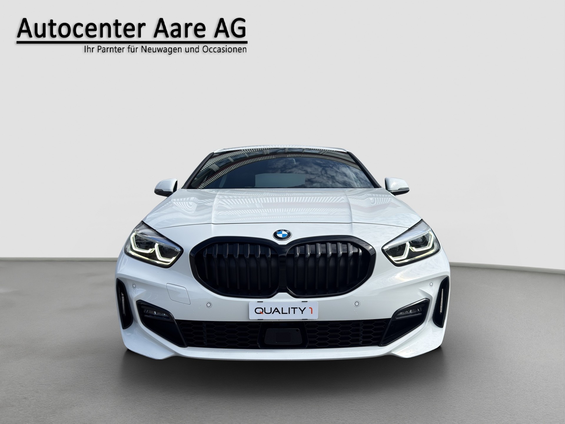 BMW 118d Steptronic M Sport-showroom-element-1