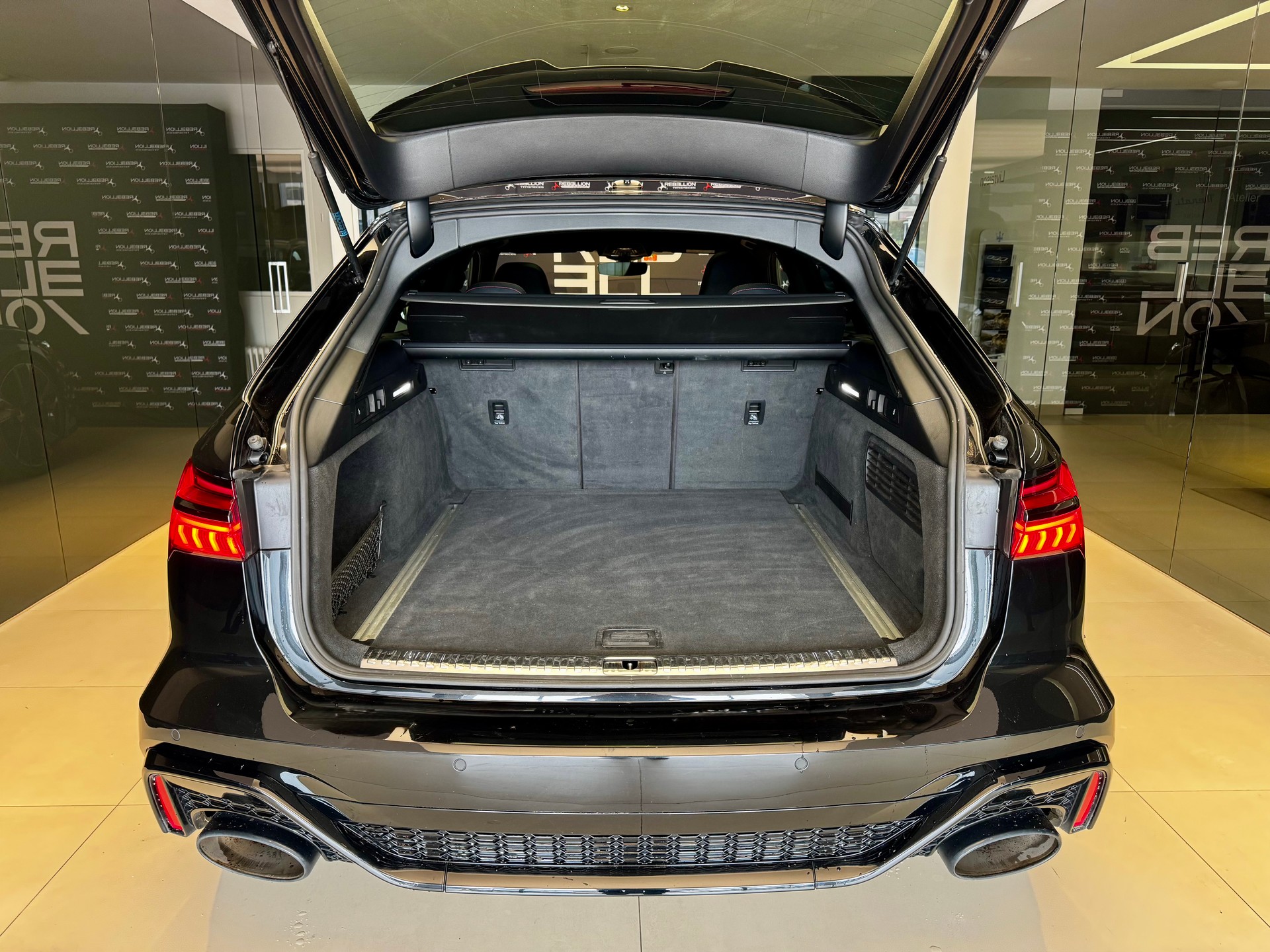 AUDI RS6 Avant 4.0 TFSI V8 quattro-image-13