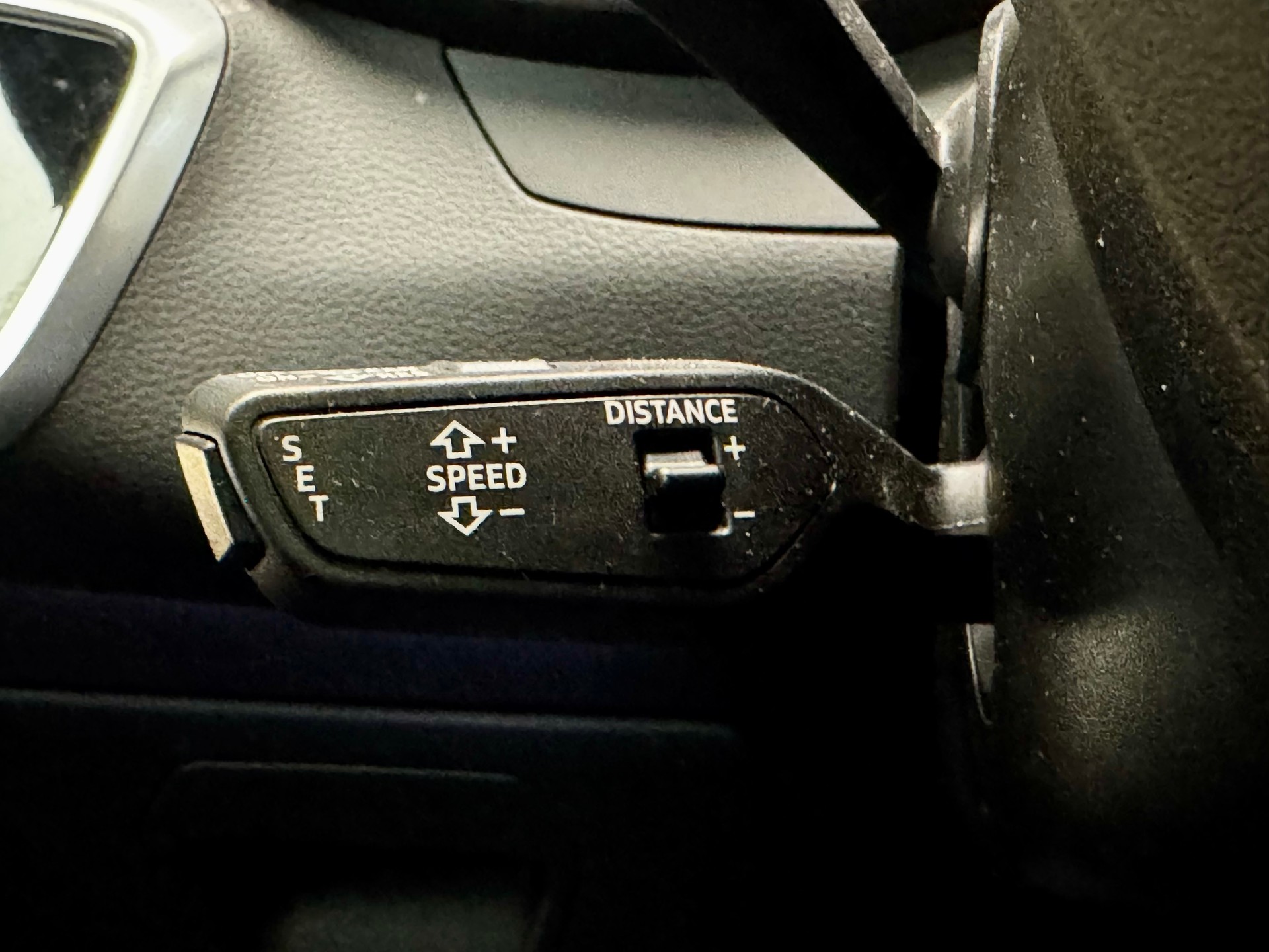 AUDI RS6 Avant 4.0 TFSI V8 quattro-image-12