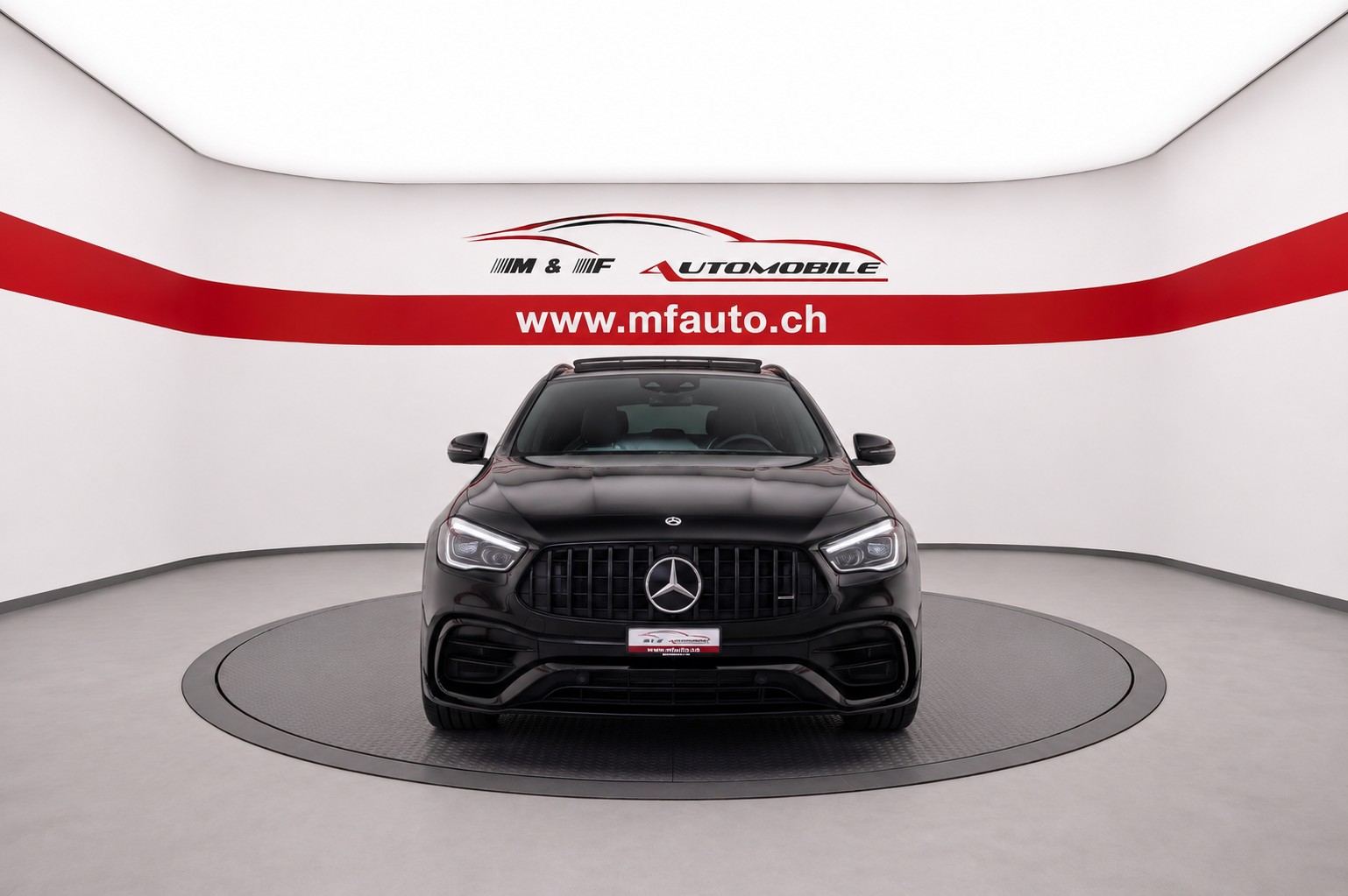 MERCEDES-BENZ GLA 45 S AMG 4matic+ Schalensitze CH Fahrzeug-showroom-element-3