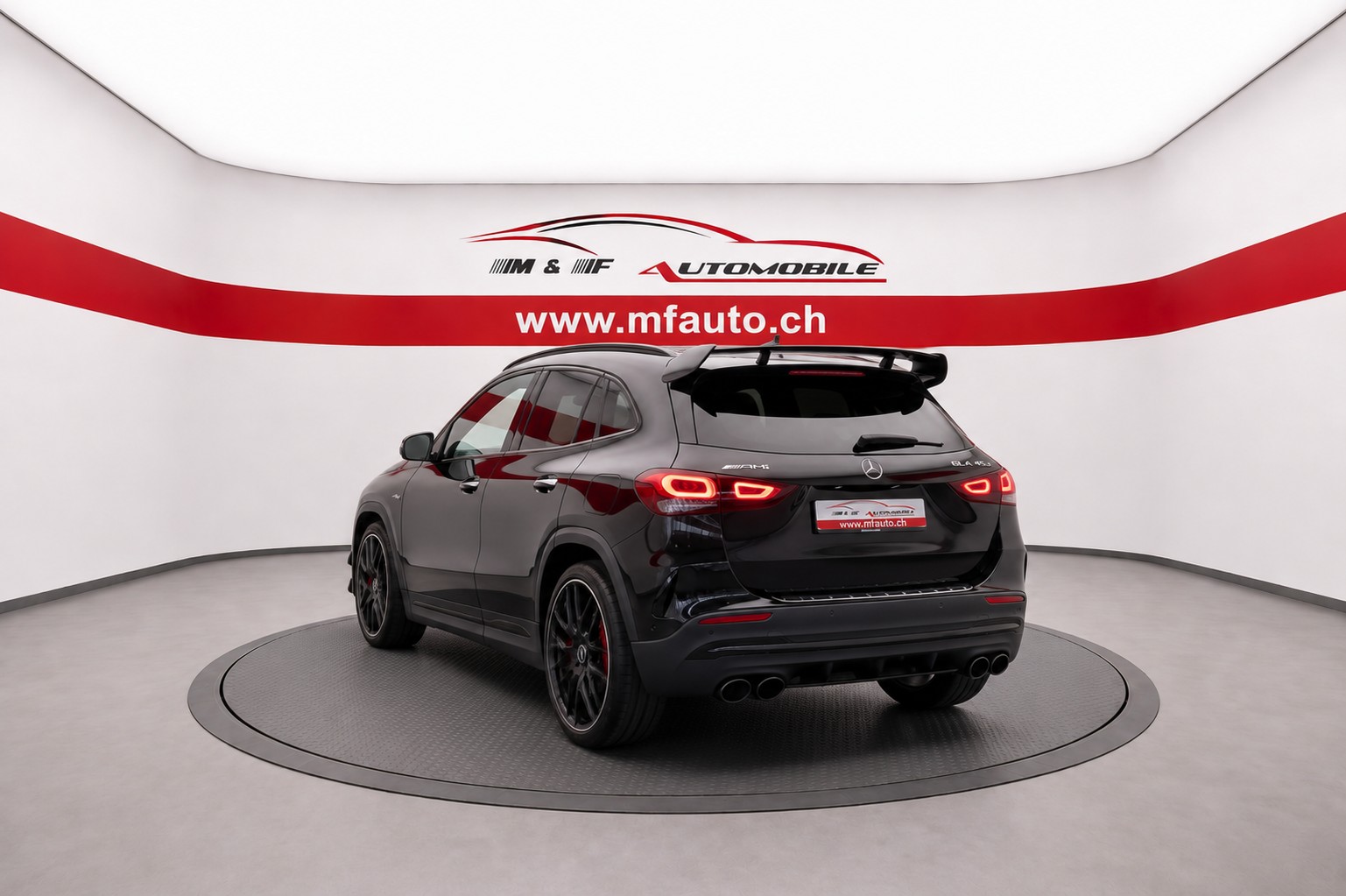 MERCEDES-BENZ GLA 45 S AMG 4matic+ Schalensitze CH Fahrzeug-showroom-element-2