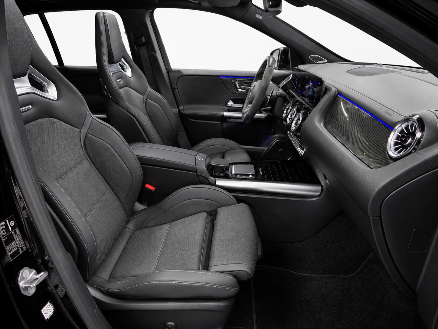 MERCEDES-BENZ GLA 45 S AMG 4matic+ Schalensitze CH Fahrzeug-image-8