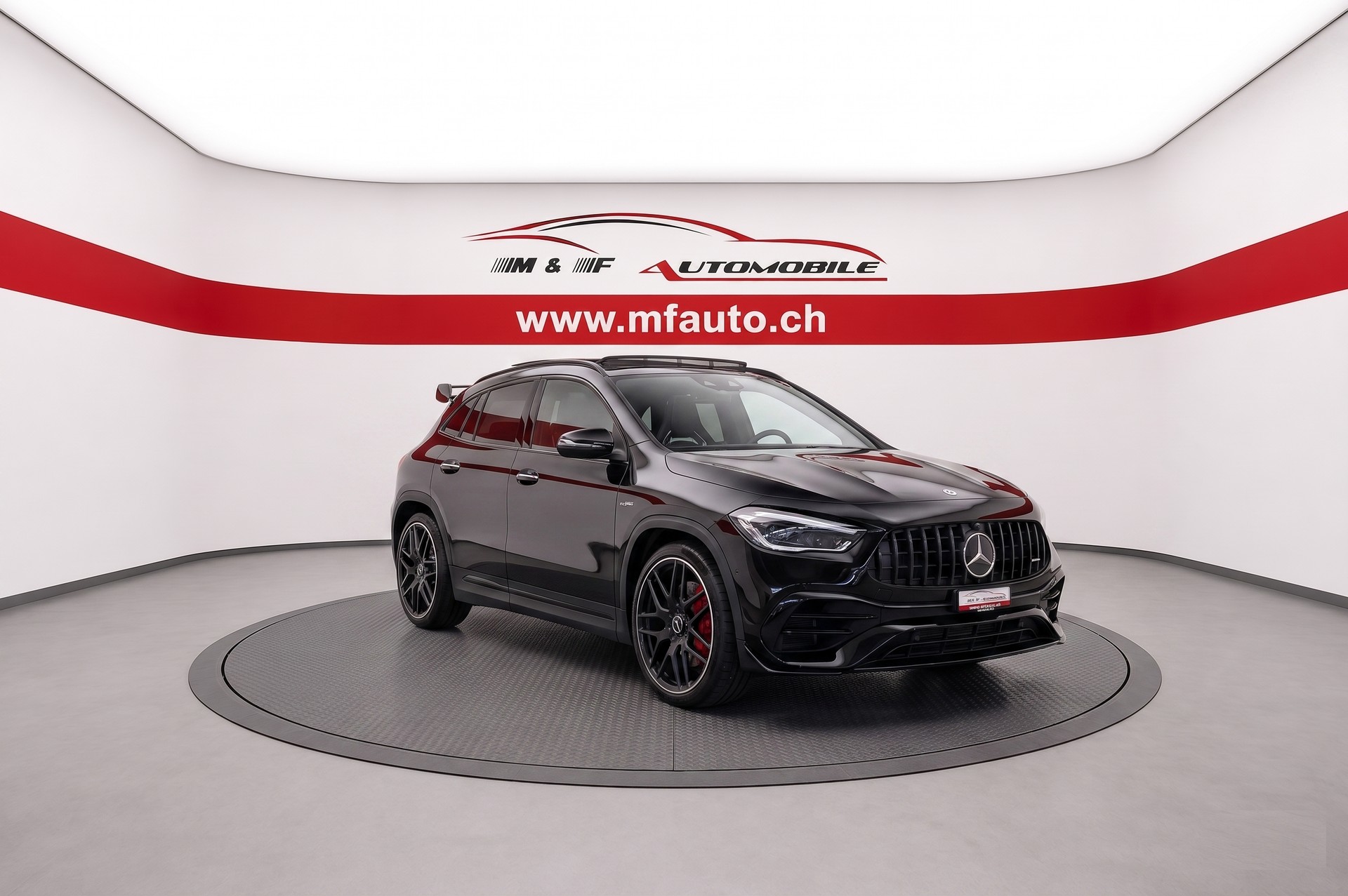MERCEDES-BENZ GLA 45 S AMG 4matic+ Schalensitze CH Fahrzeug-showroom-element-1