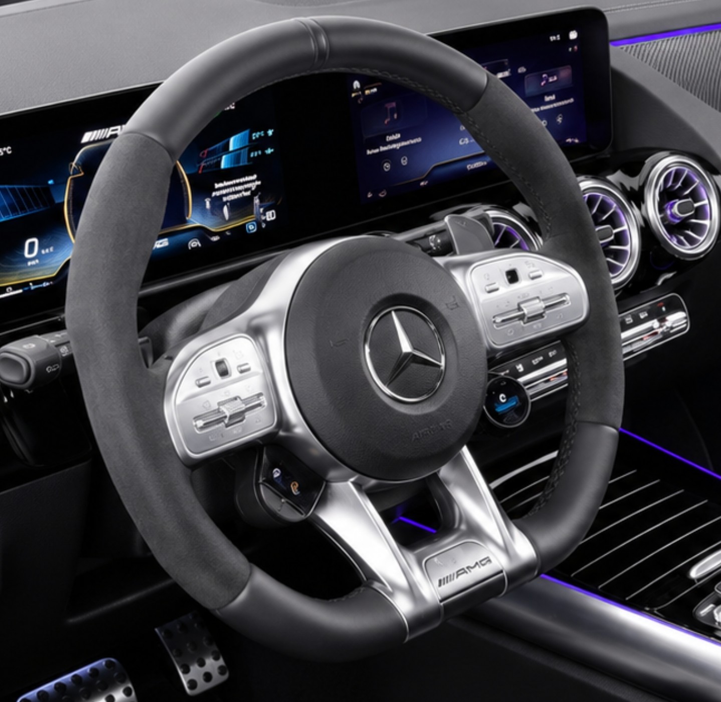MERCEDES-BENZ GLA 45 S AMG 4matic+ Schalensitze CH Fahrzeug-image-25
