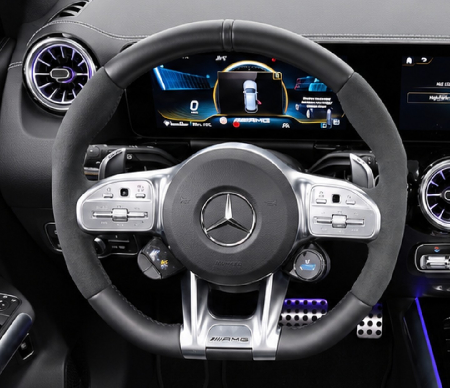 MERCEDES-BENZ GLA 45 S AMG 4matic+ Schalensitze CH Fahrzeug-image-26
