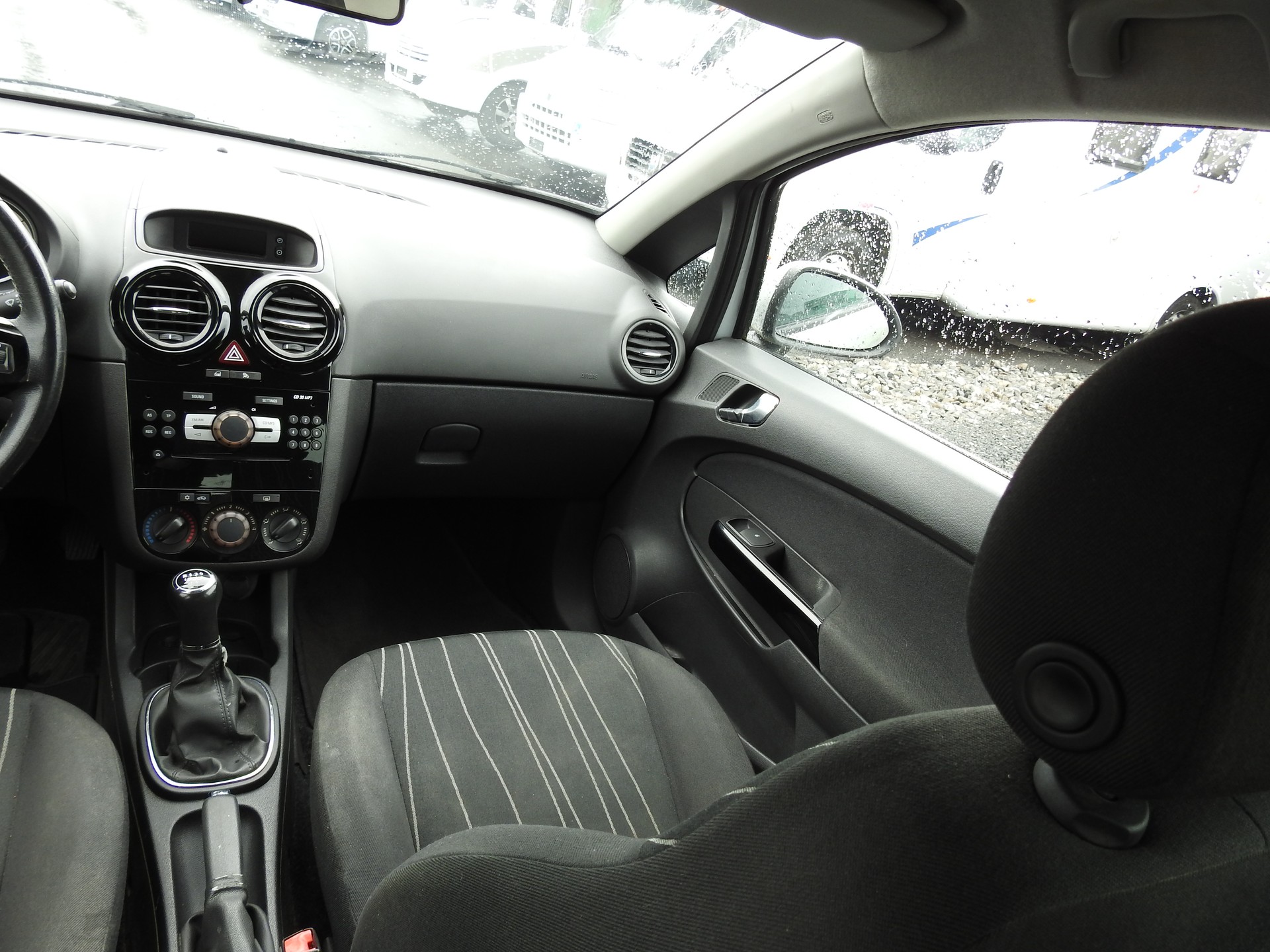 OPEL Corsa 1.4 TP Color Edition-image-16