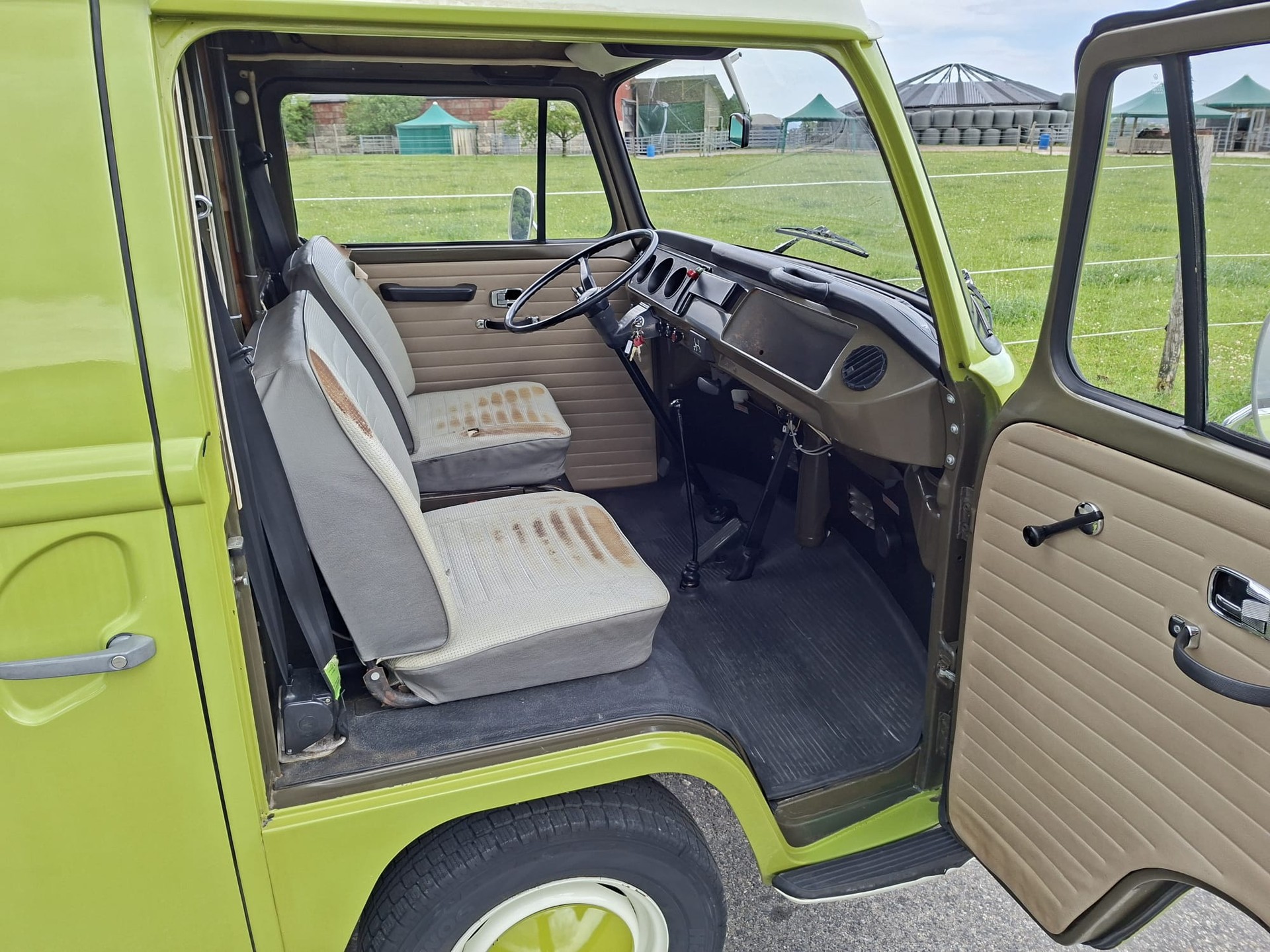 VW Typ 2 Bus-image-7