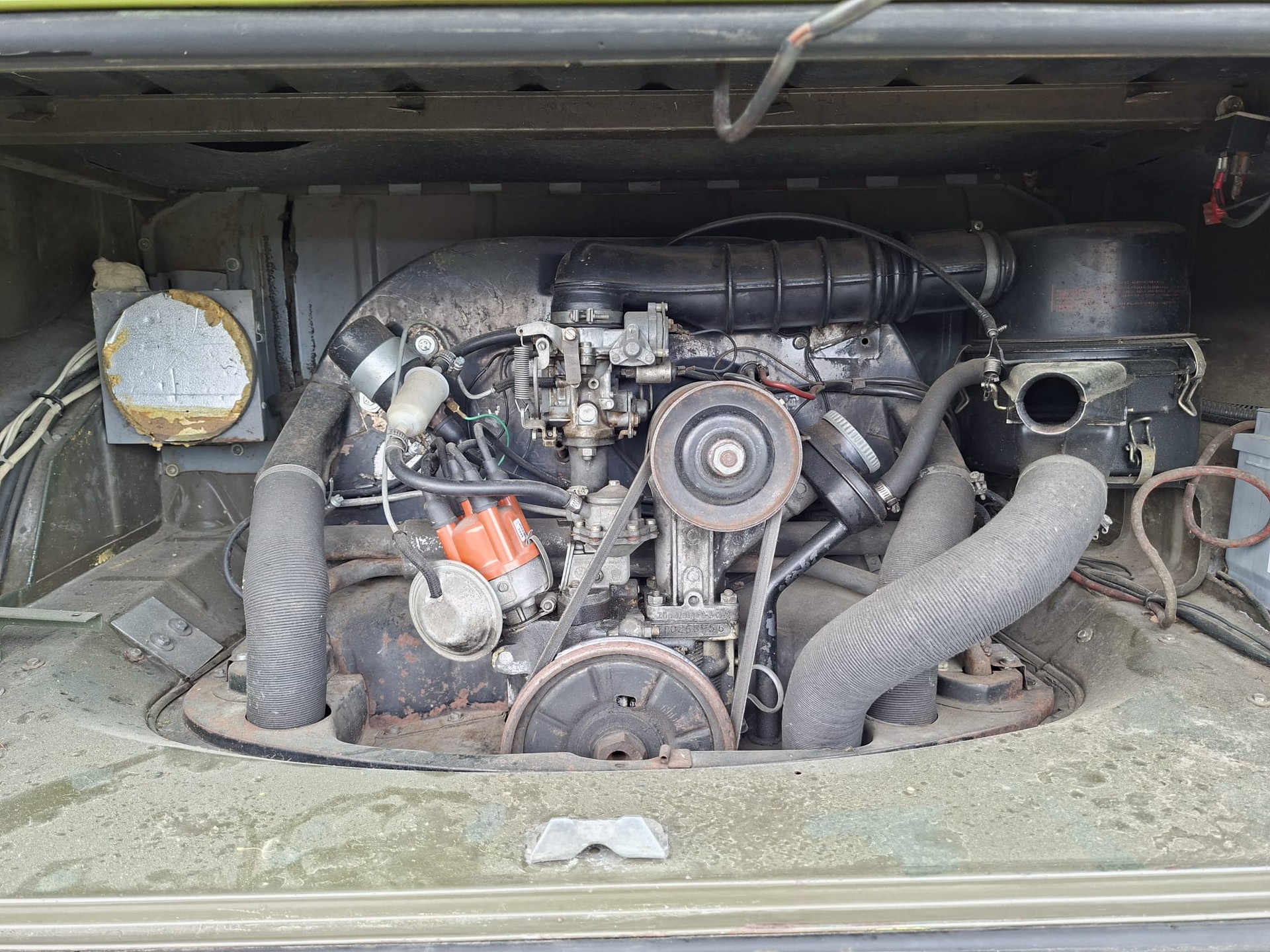 VW Typ 2 Bus-image-13