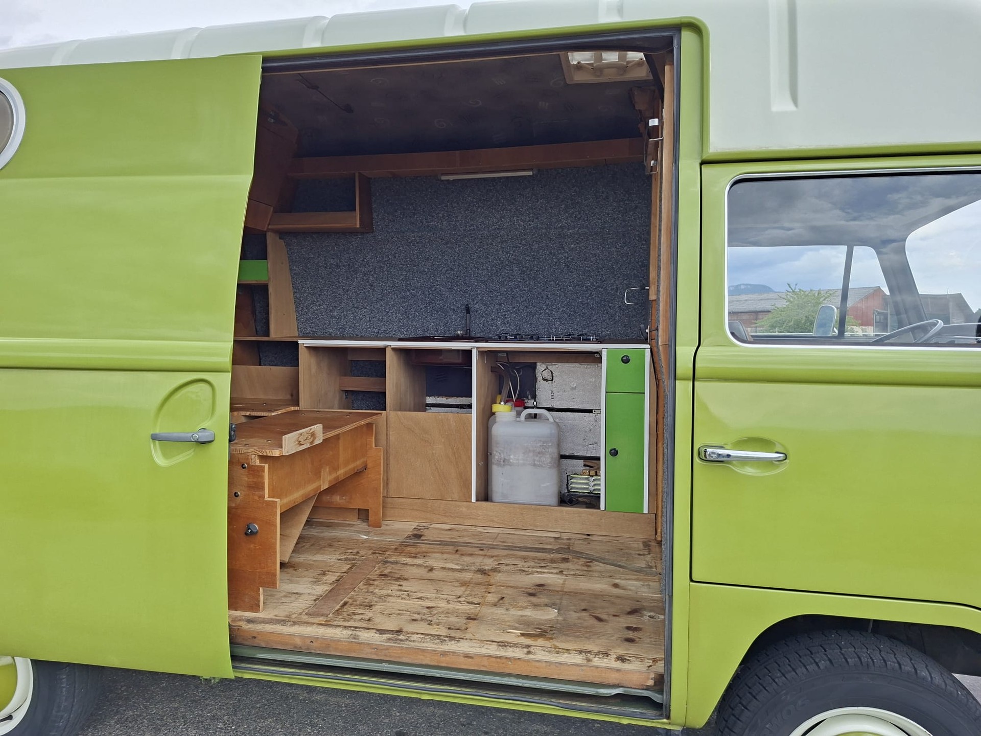 VW Typ 2 Bus-image-10