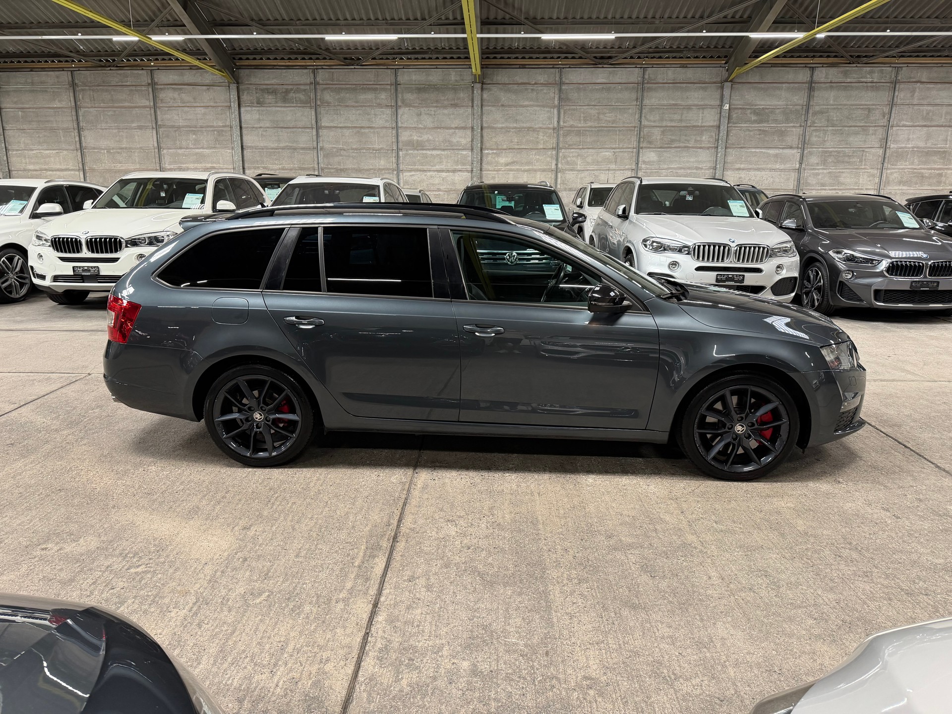 SKODA Octavia Combi 2.0 TSI RS DSG-image-2