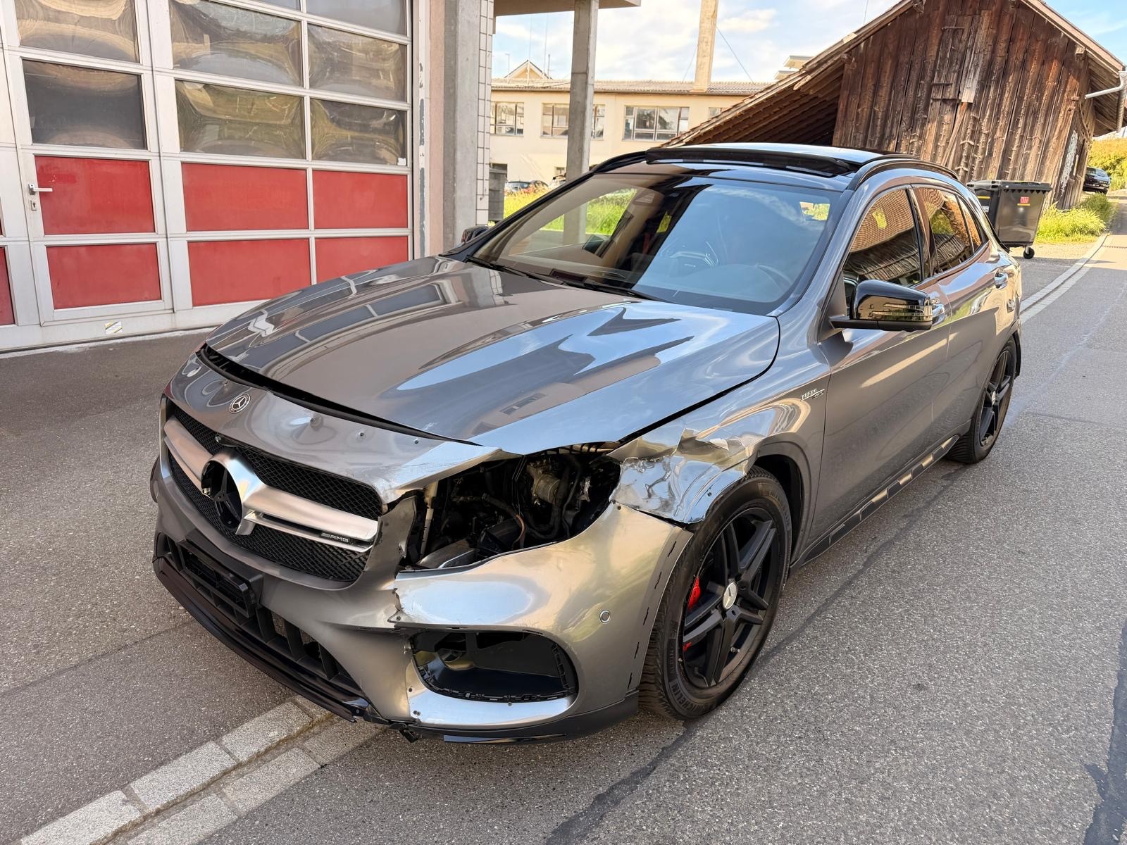 MERCEDES-BENZ GLA 45 AMG 4Matic 7G-DCT-image-5