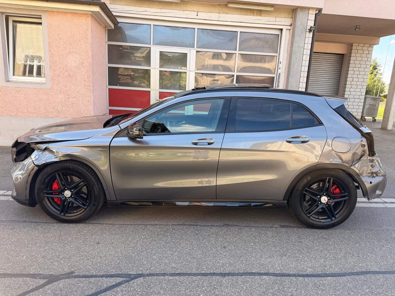 MERCEDES-BENZ GLA 45 AMG 4Matic 7G-DCT-image-4
