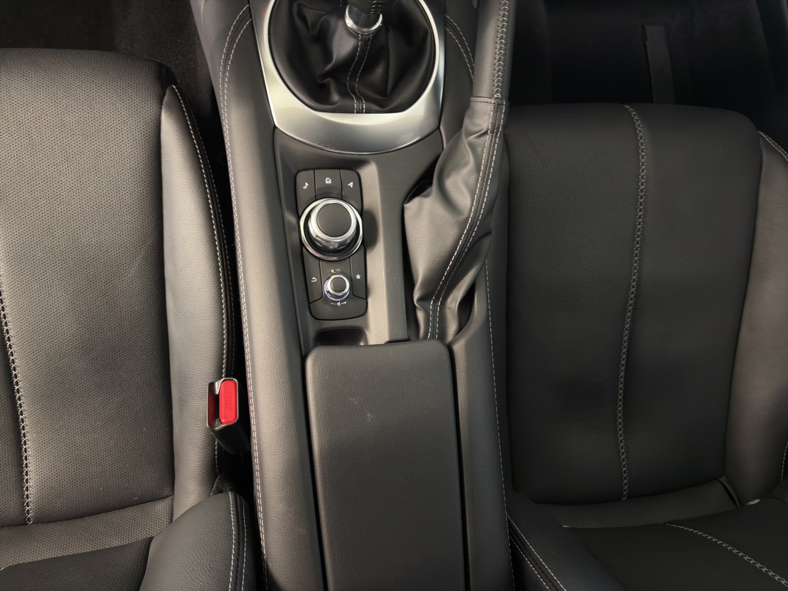 MAZDA MX-5 S-G 184 Exclus-line-image-14