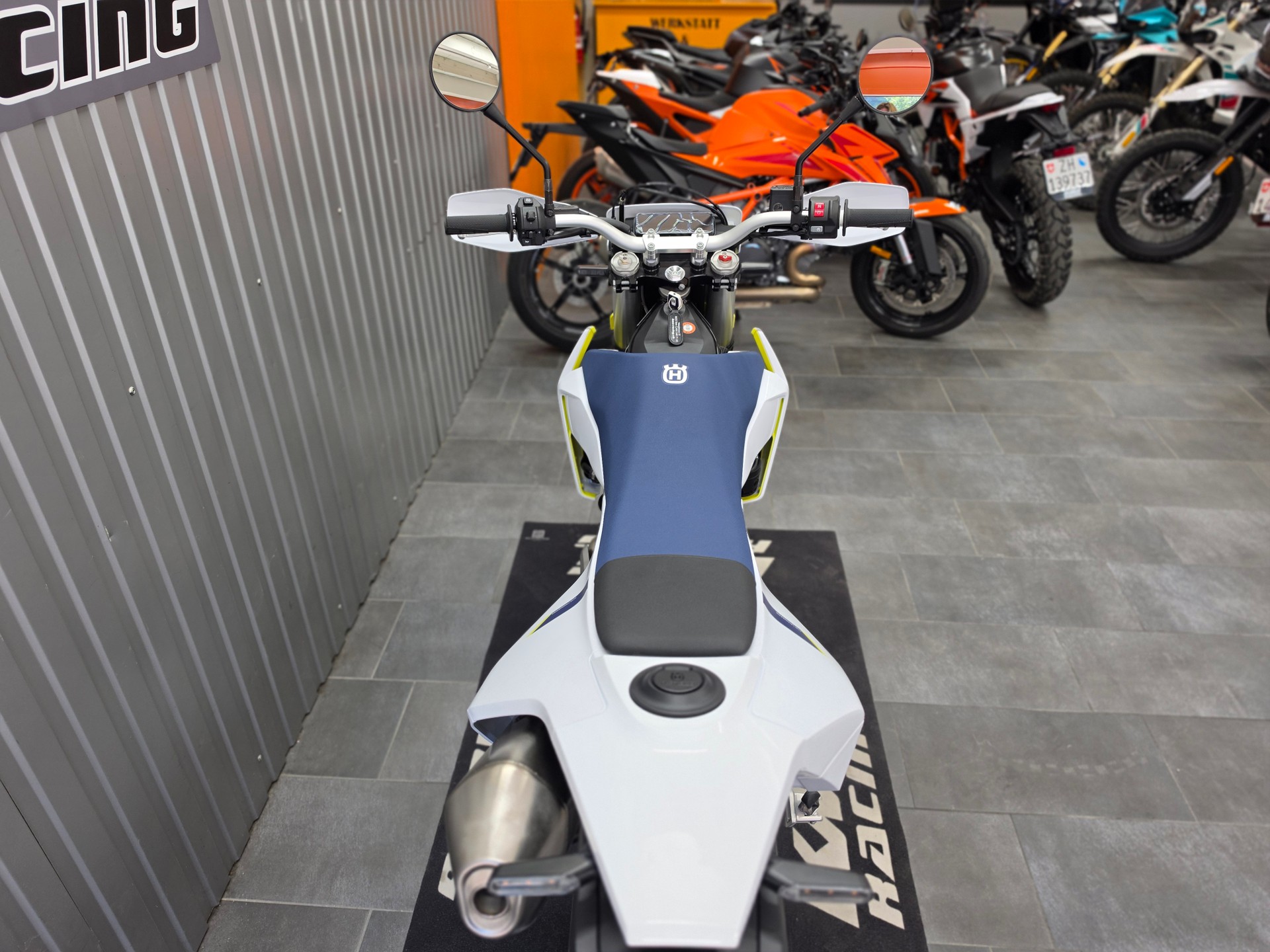 HUSQVARNA 701 Enduro (35kW)-image-5