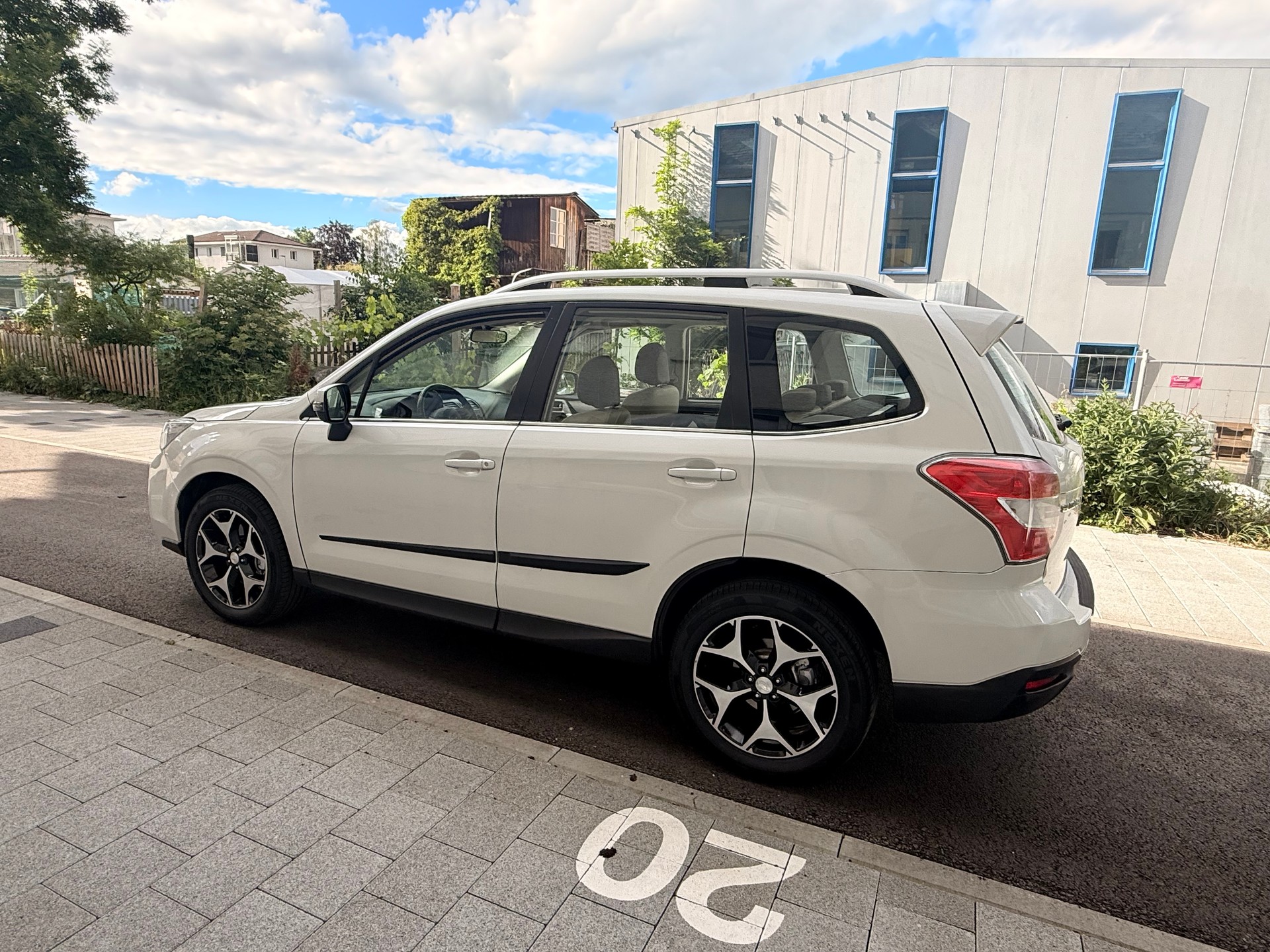 SUBARU Forester 2.0XT Luxury Lineartronic-image-5