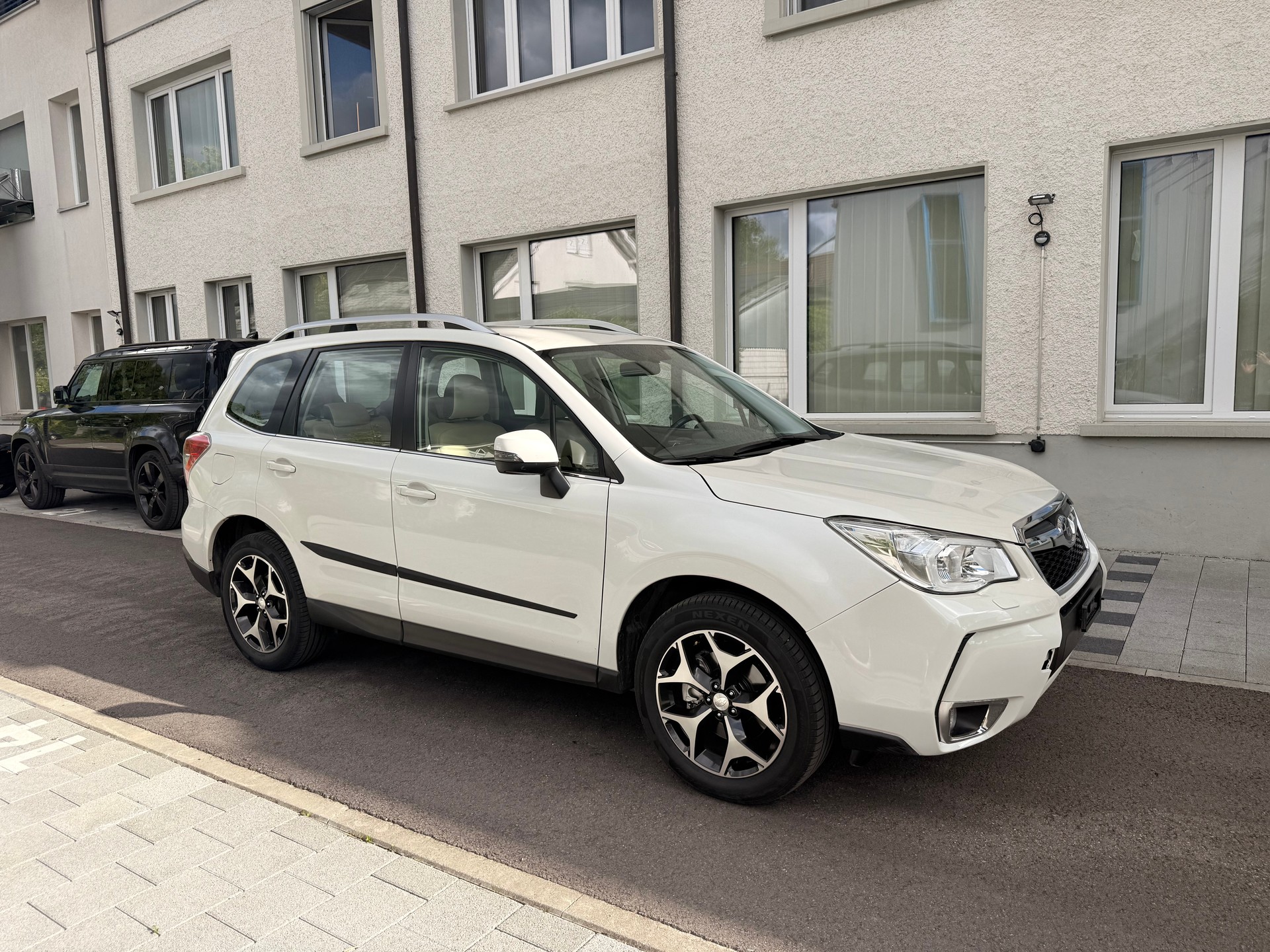 SUBARU Forester 2.0XT Luxury Lineartronic-image-1