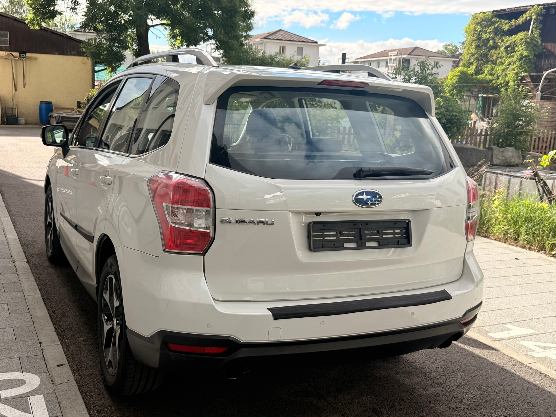 SUBARU Forester 2.0XT Luxury Lineartronic-image-3