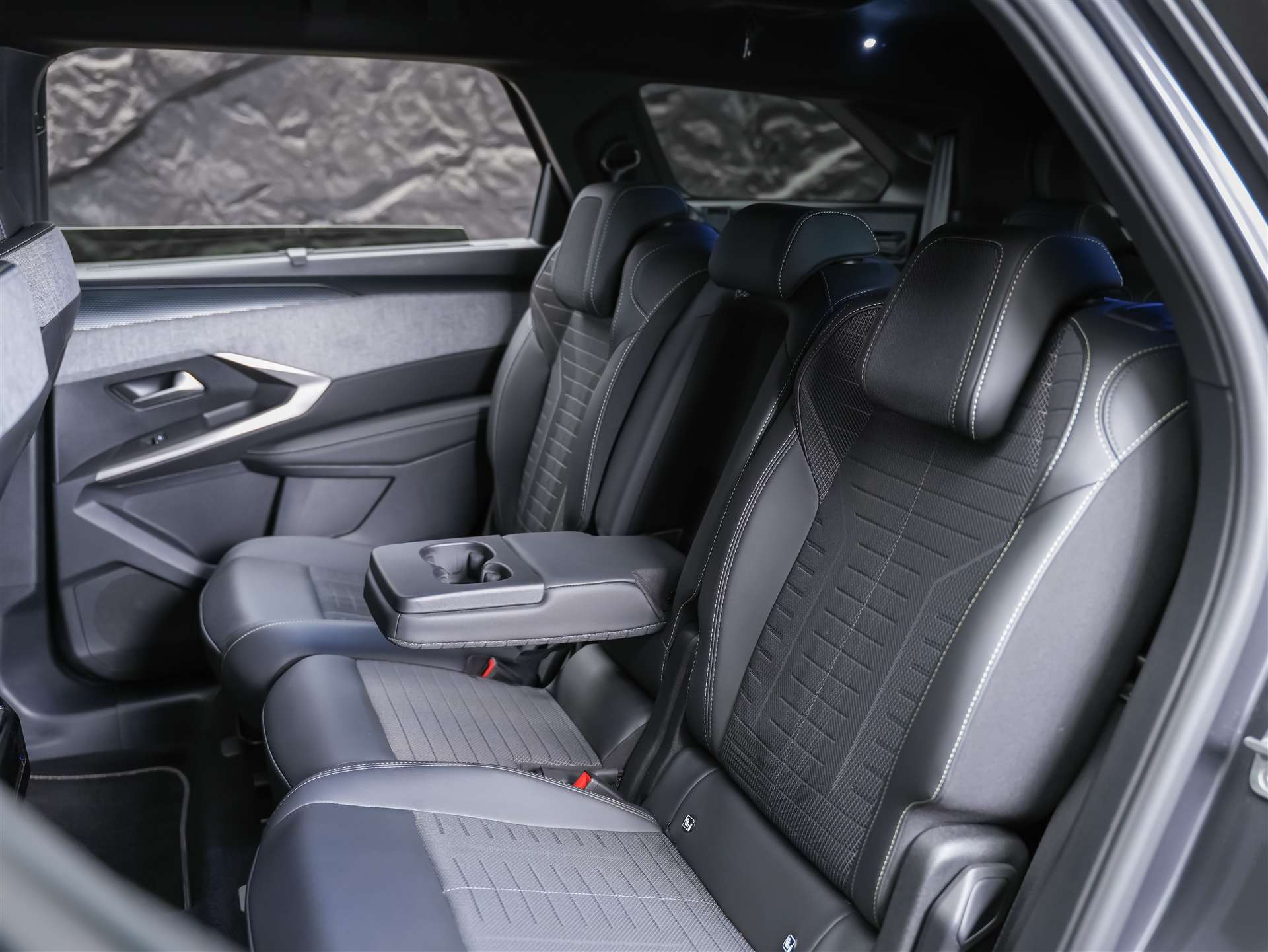 PEUGEOT 5008 145 Hybrid e-DCS6 GT *Werksgarantie*7 Sitzer*Abstandsregler*Lenkradheizung*-image-13