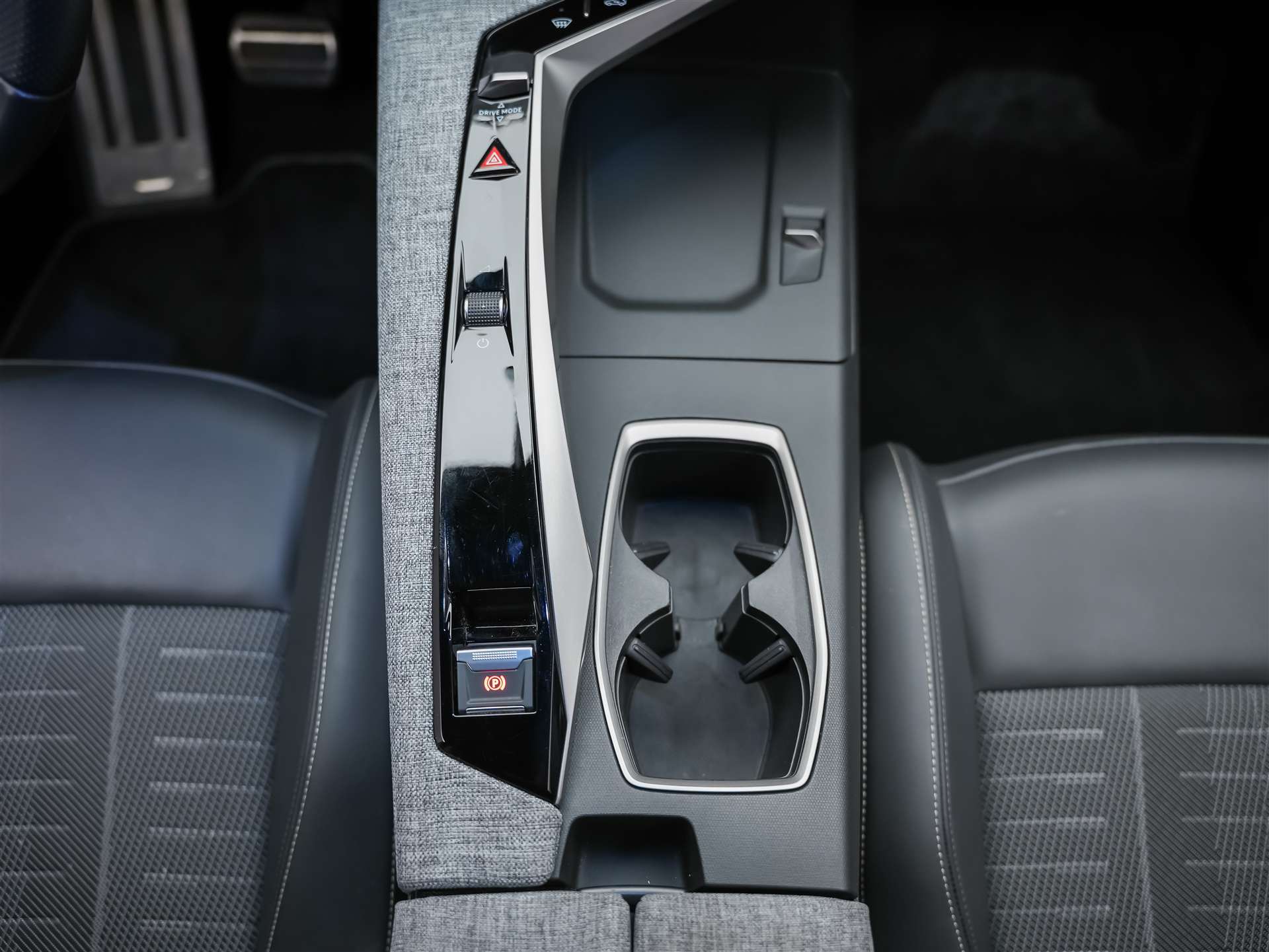 PEUGEOT 5008 145 Hybrid e-DCS6 GT *Werksgarantie*7 Sitzer*Abstandsregler*Lenkradheizung*-image-22