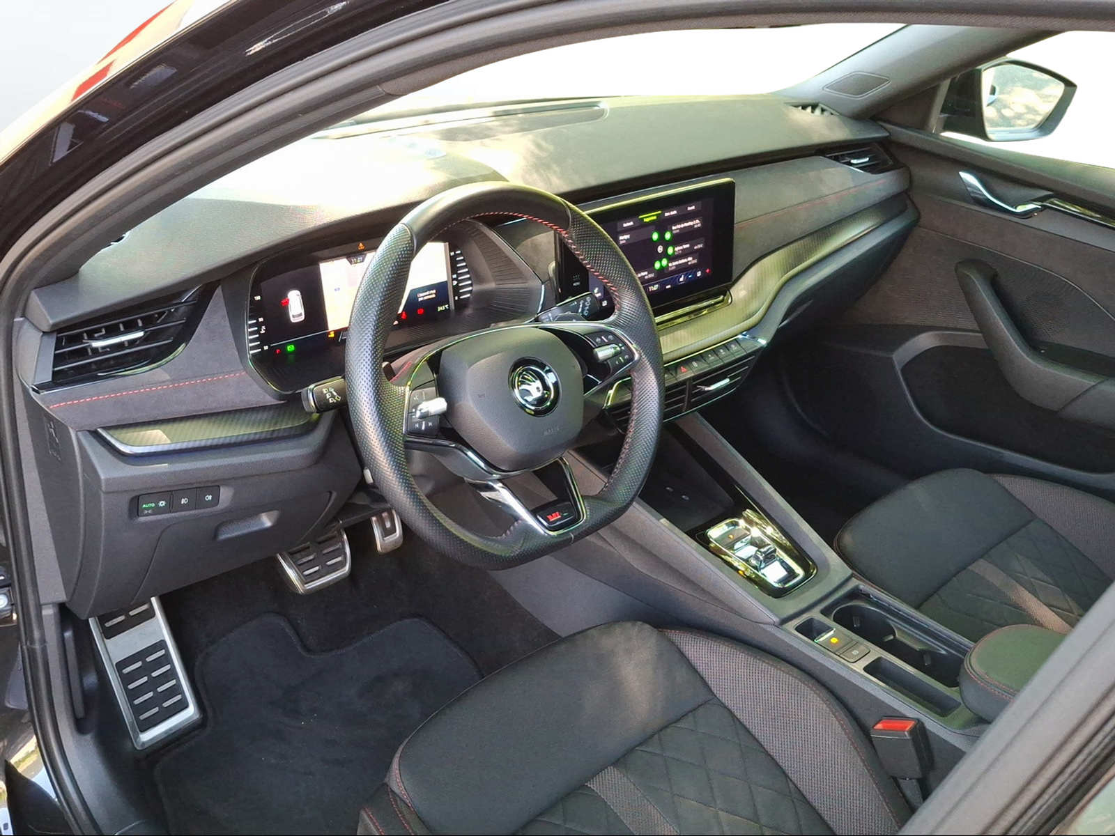 SKODA Octavia Combi 2.0 TDI DSG RS 4x4-image-9