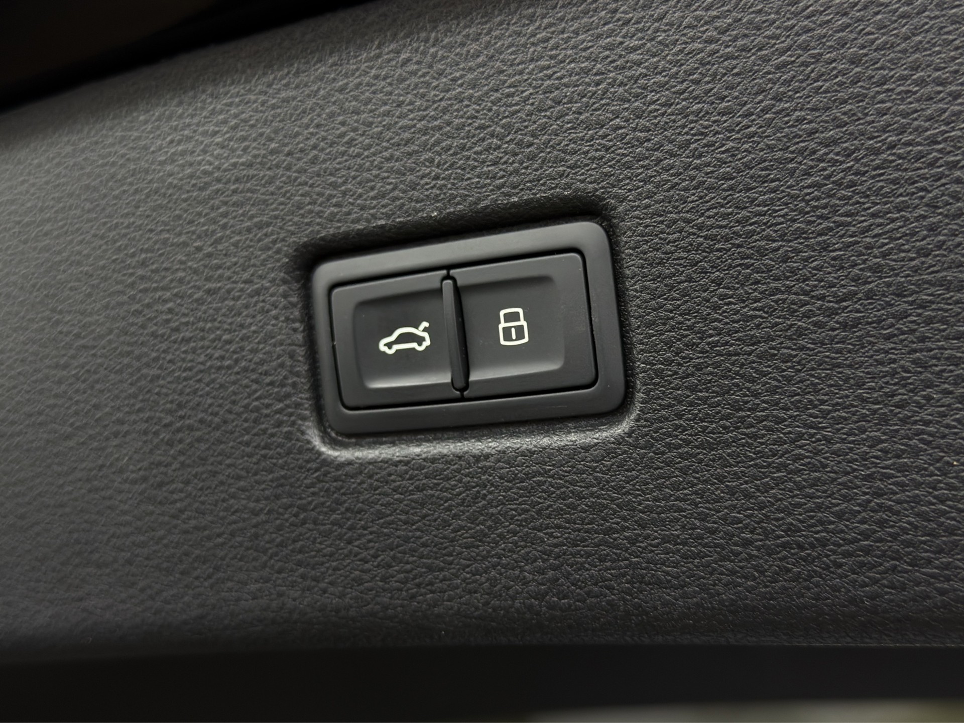 AUDI Q5 Sportback 40 TDI advanced quattro S-tronic-image-35