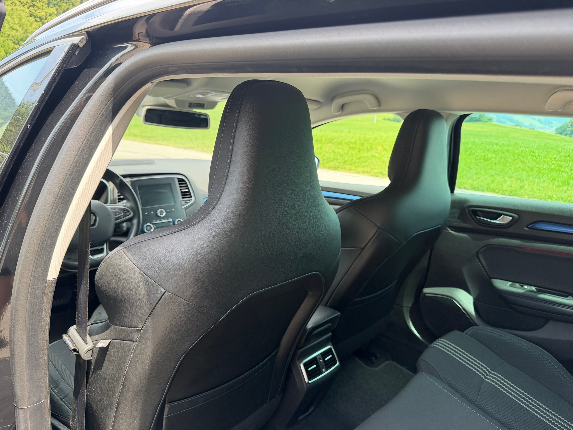 RENAULT Mégane Grandtour 1.3 16V Turbo GT Line EDC-image-9