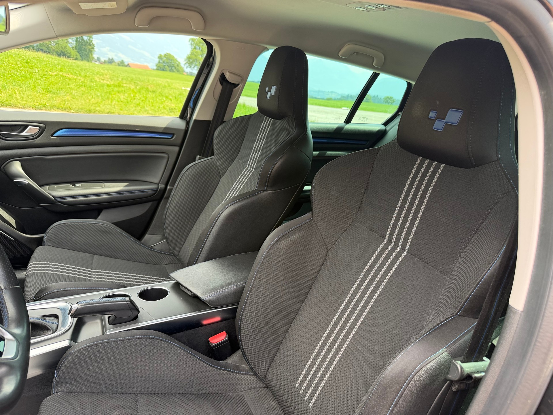 RENAULT Mégane Grandtour 1.3 16V Turbo GT Line EDC-image-8
